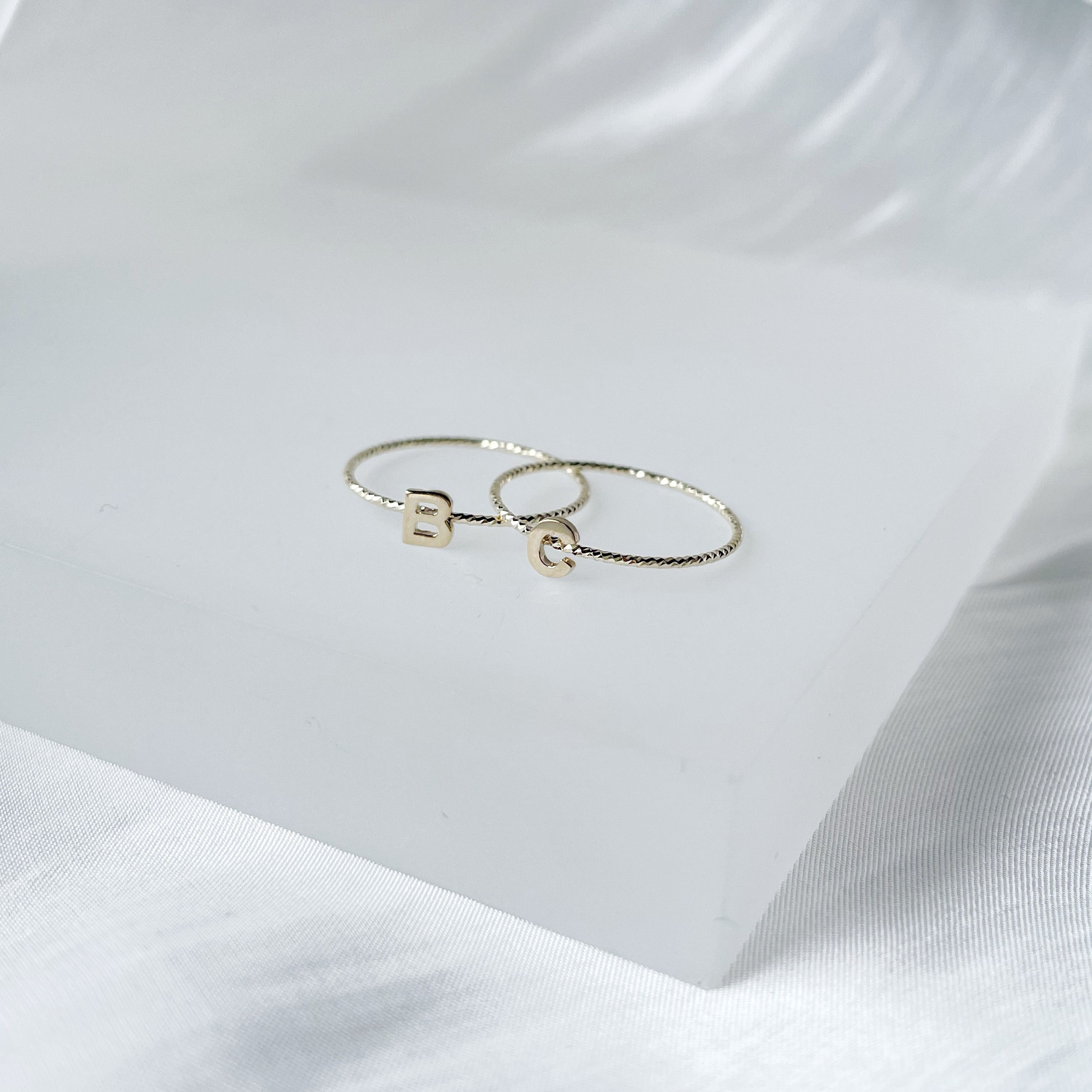 14K純金 亮亮字母戒指