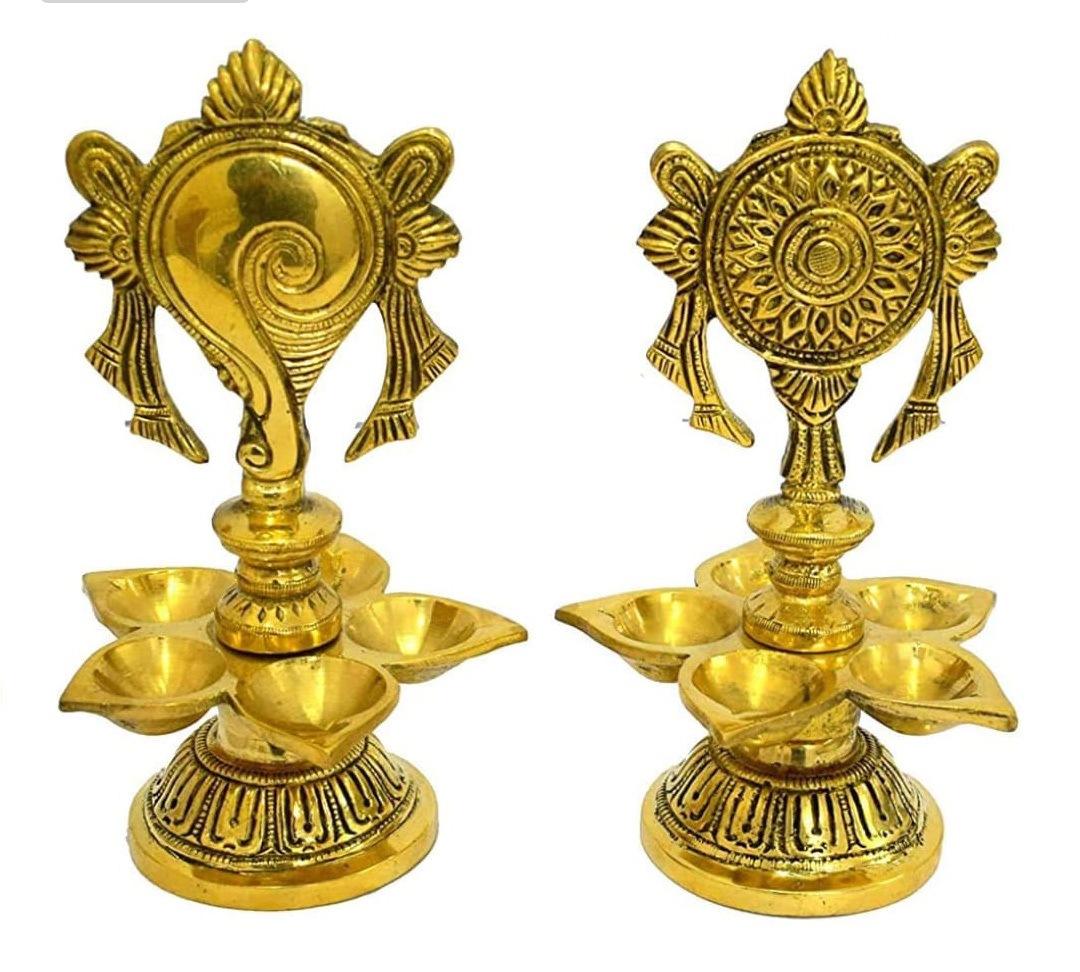 Perumal Shanku Chakra Diya Set Brass BB037