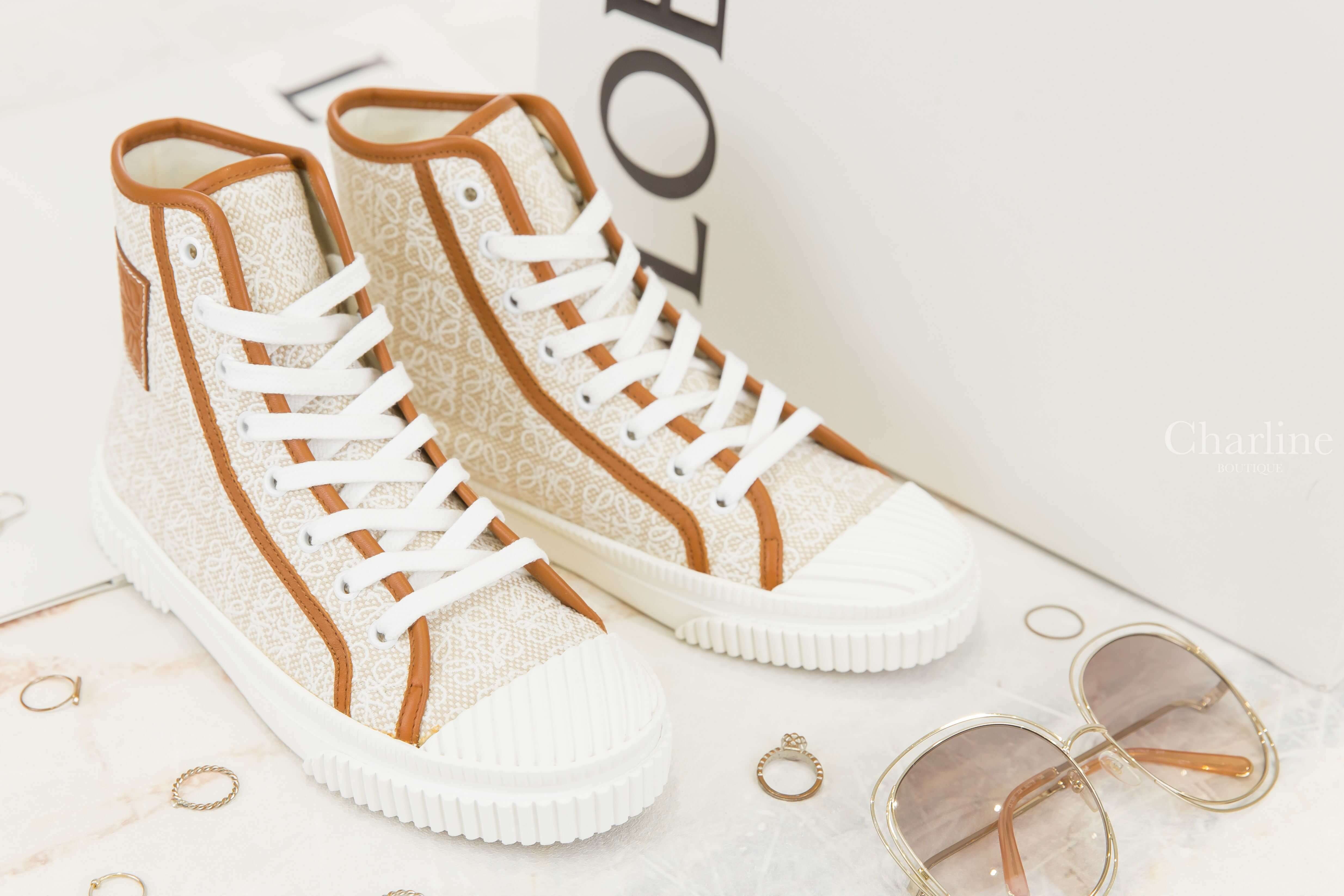 Loewe Anagram High Top Sneaker In Canvas 白色刺繡帆布提花拼自然色滾邊高筒運動鞋-Charline Boutique 精品代購