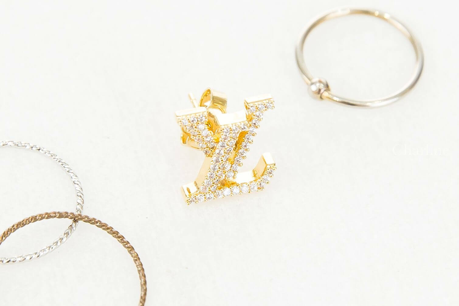 Louis Vuitton LV Iconic Earrings 金色水鑽字母耳環