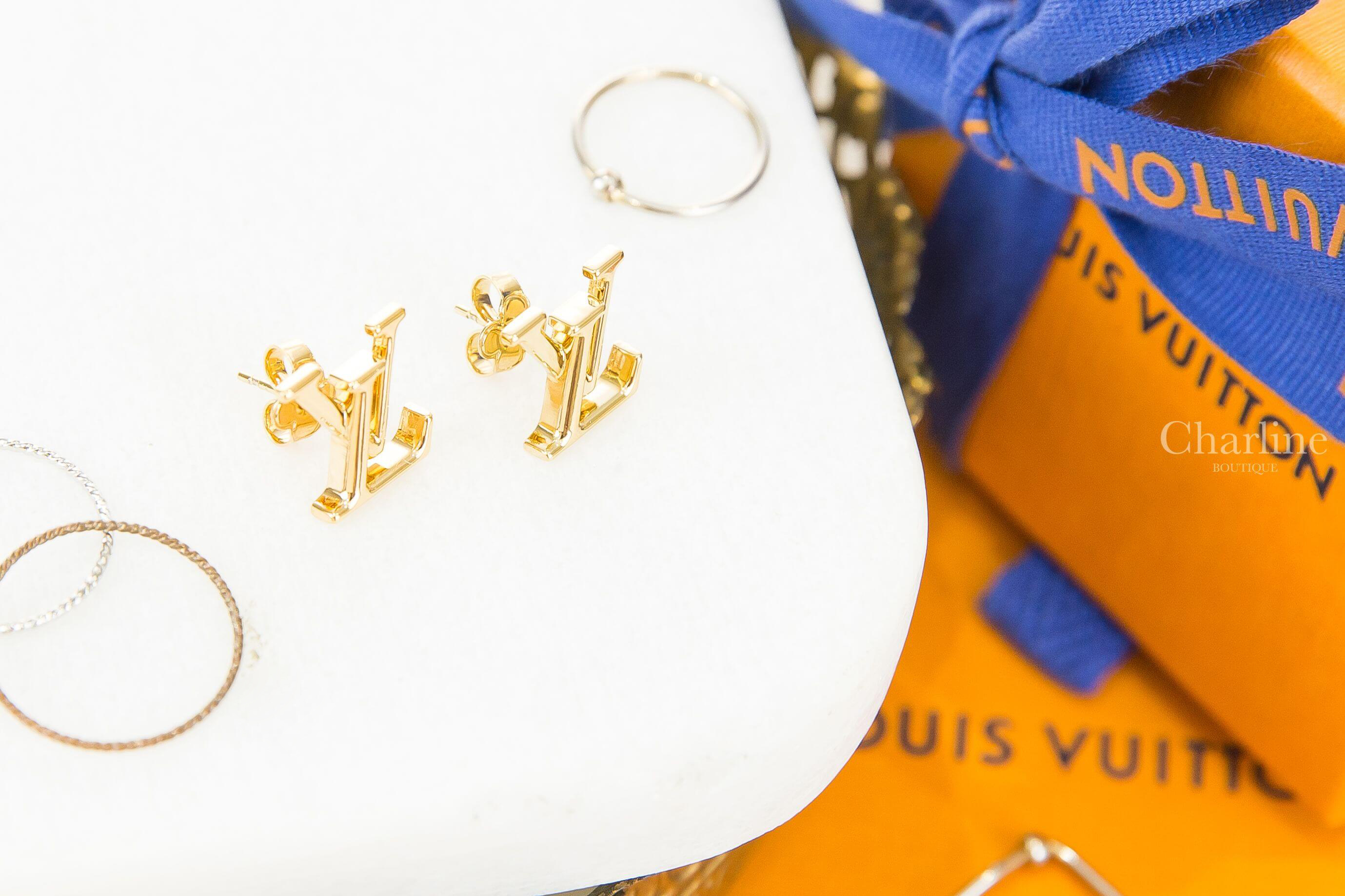 Louis Vuitton LV Iconic Earrings 金色字母耳環-Charline Boutique 精品代購