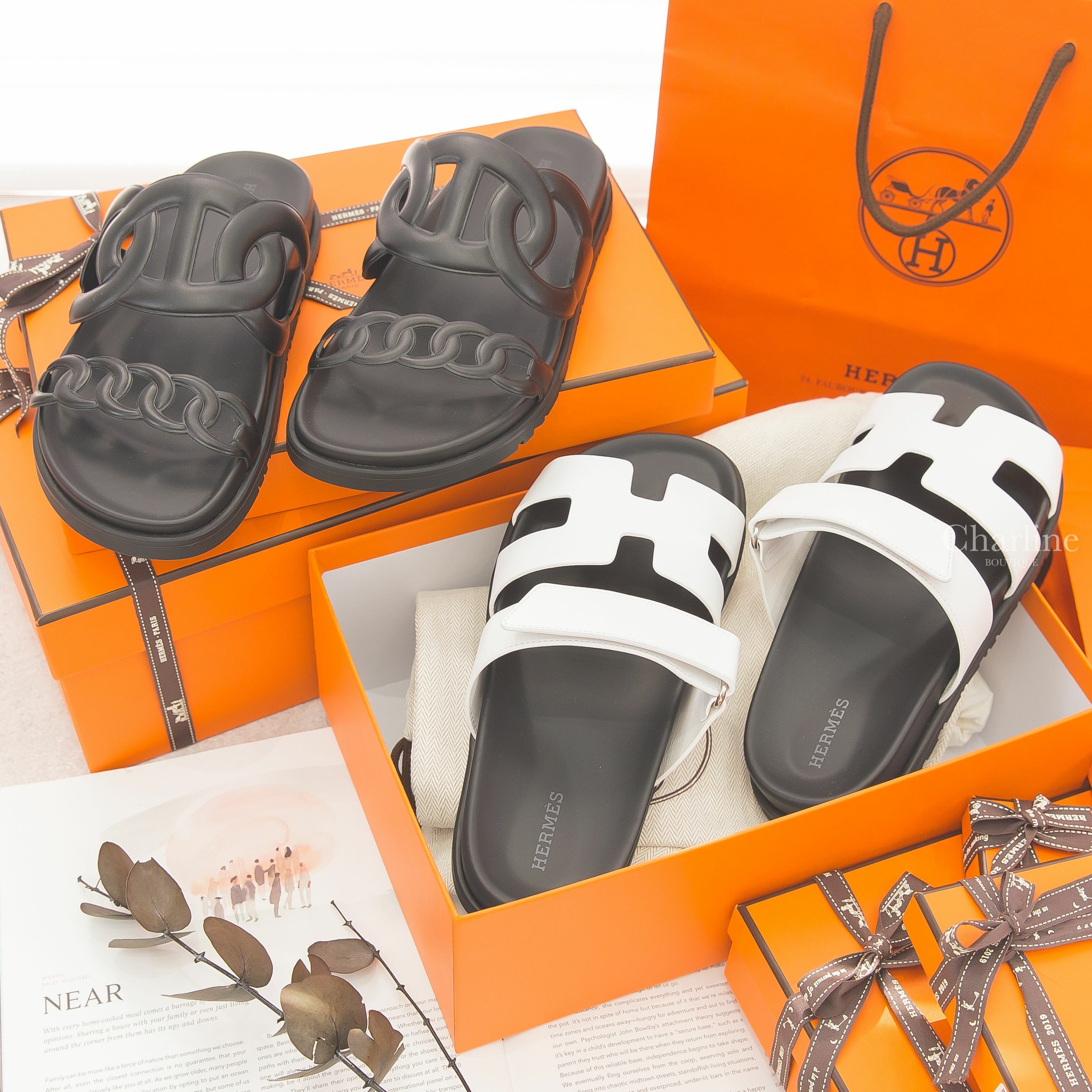 Hermès Chypre Sandal 白色小牛皮黑底魔鬼氈橡膠平底拖鞋,Hermès Extra Sandal 黑色θ牛皮平底拖鞋-Charline Boutique 精品代購
