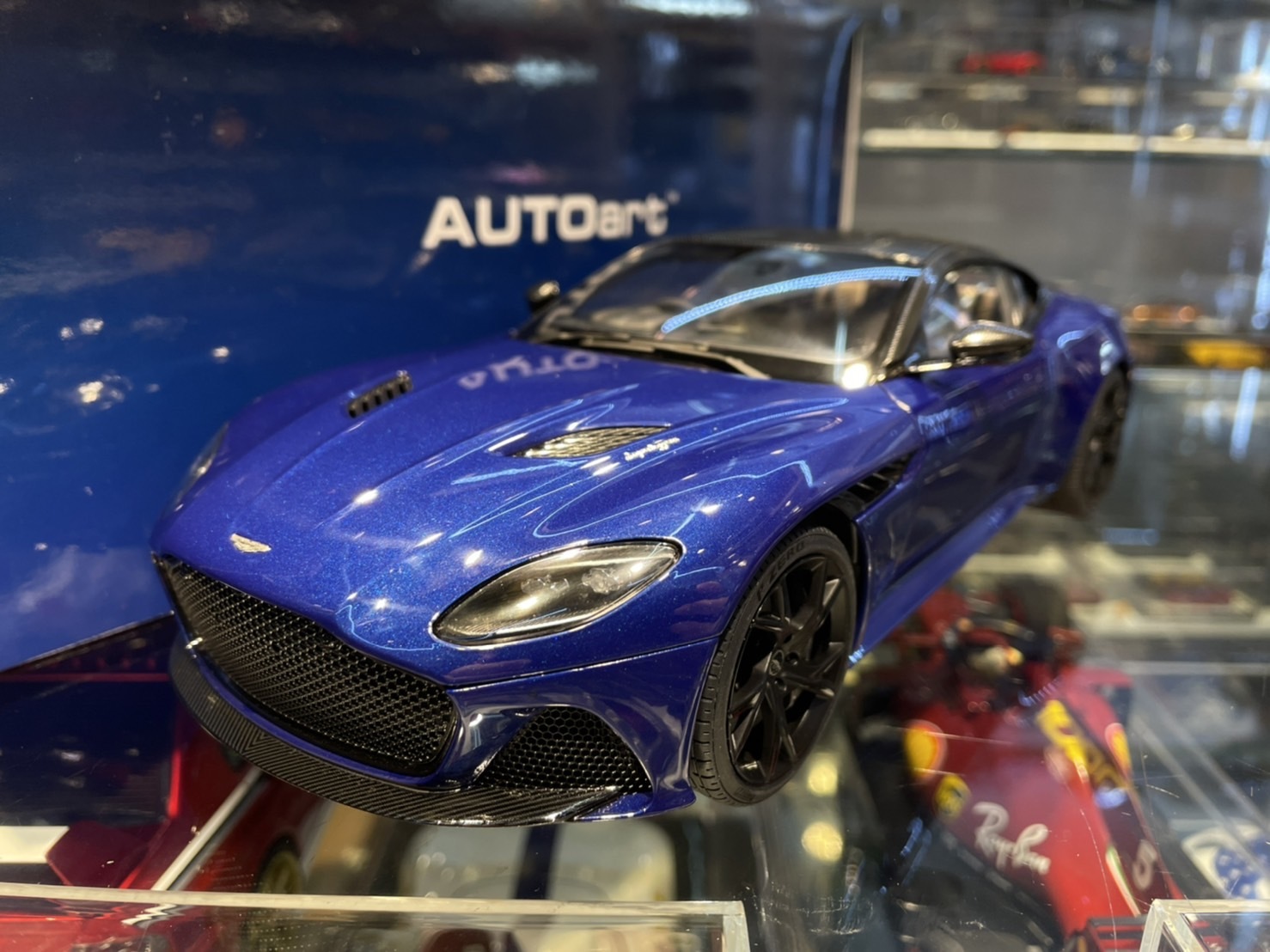 AutoArt 70294 Aston Martin DBS Superleggera Blue 1/18 AutoArt 70294 Aston Martin DBS Superleggera Blue 1/18