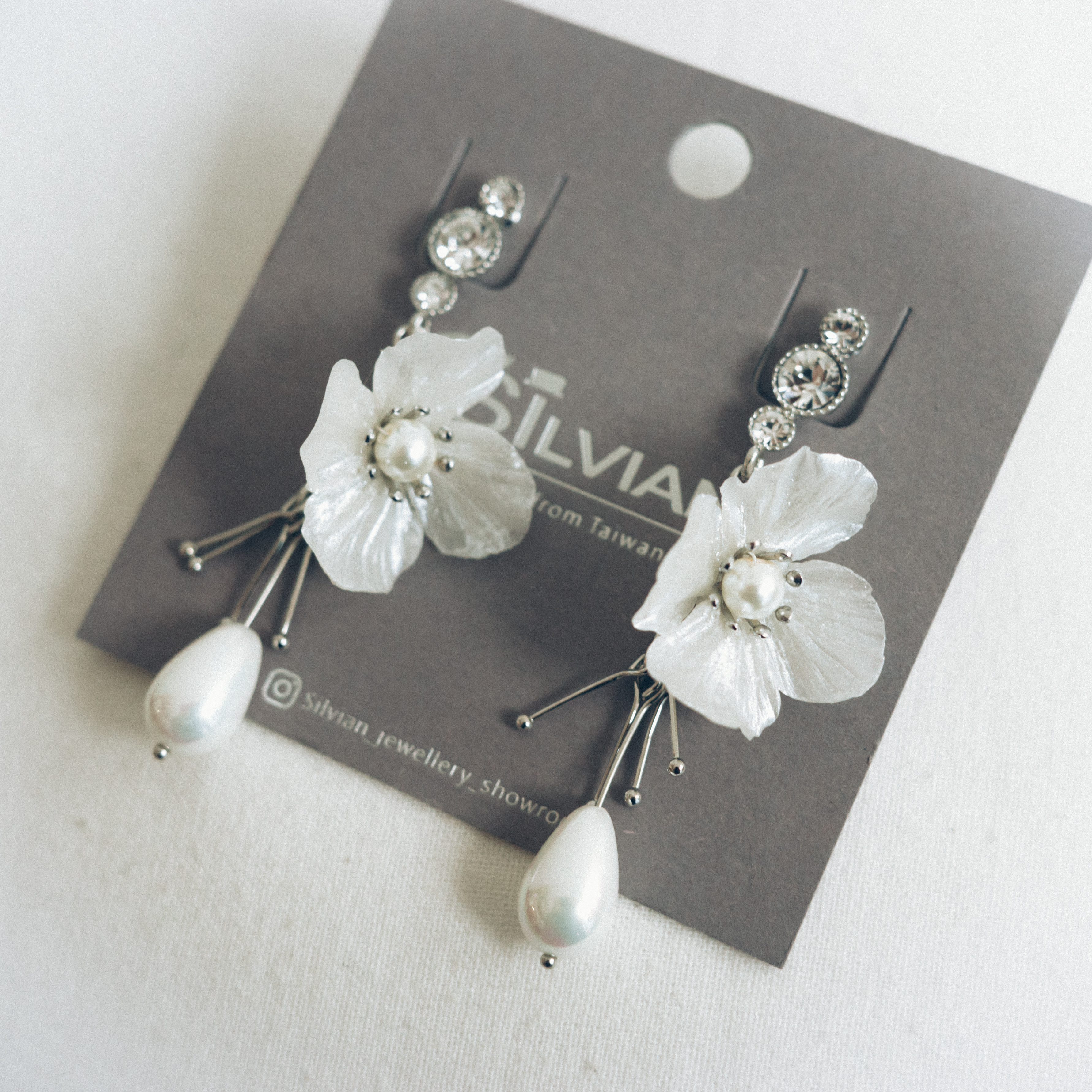 Earrings-001