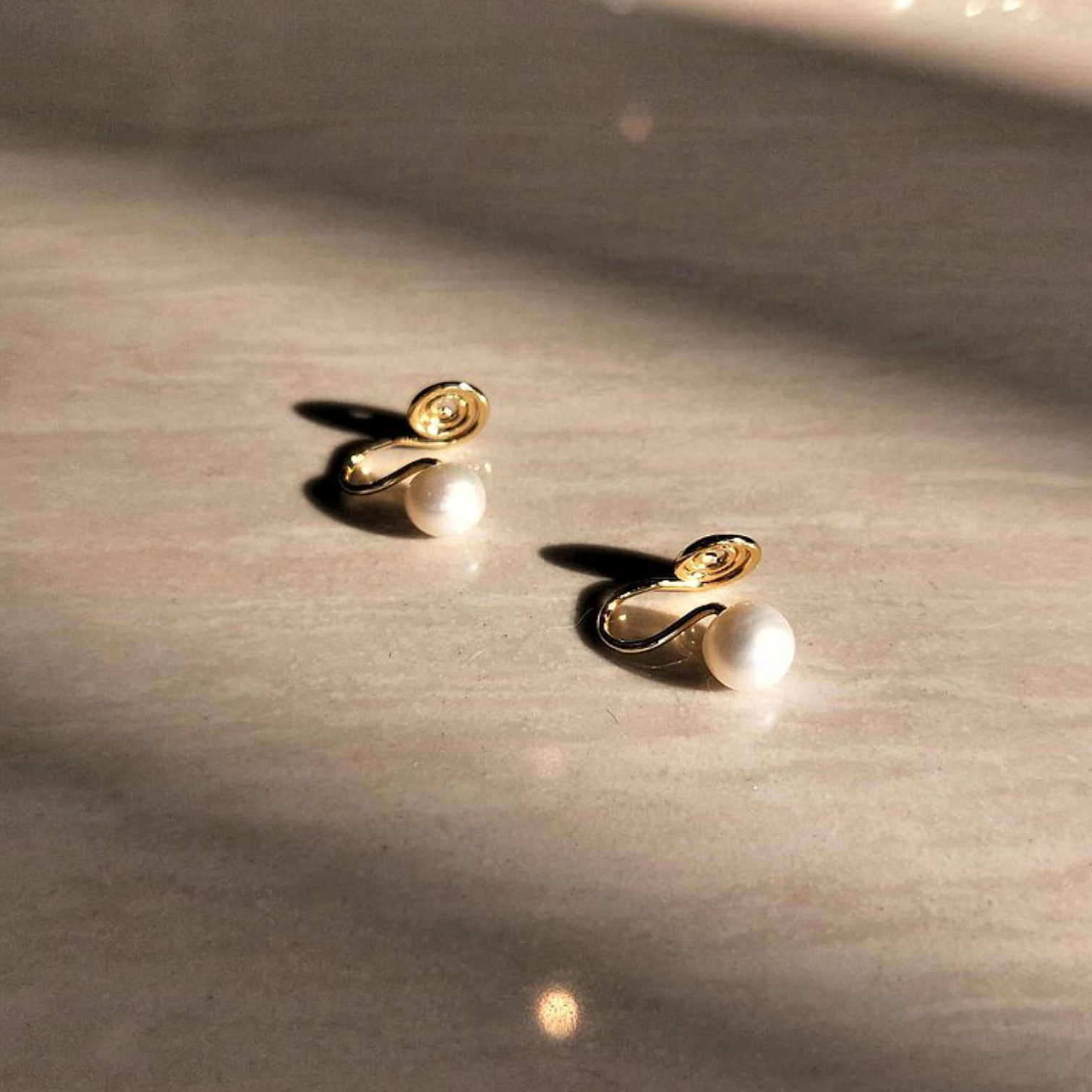 │輕奢│海浪的倒影 • 耳骨夾 • 14K注金耳環 • 14KGF