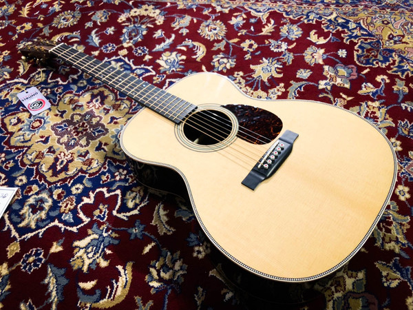 Martin Martin OM-28 Modern Deluxe 雲杉木 全單 — 三峽吉他 / Bass