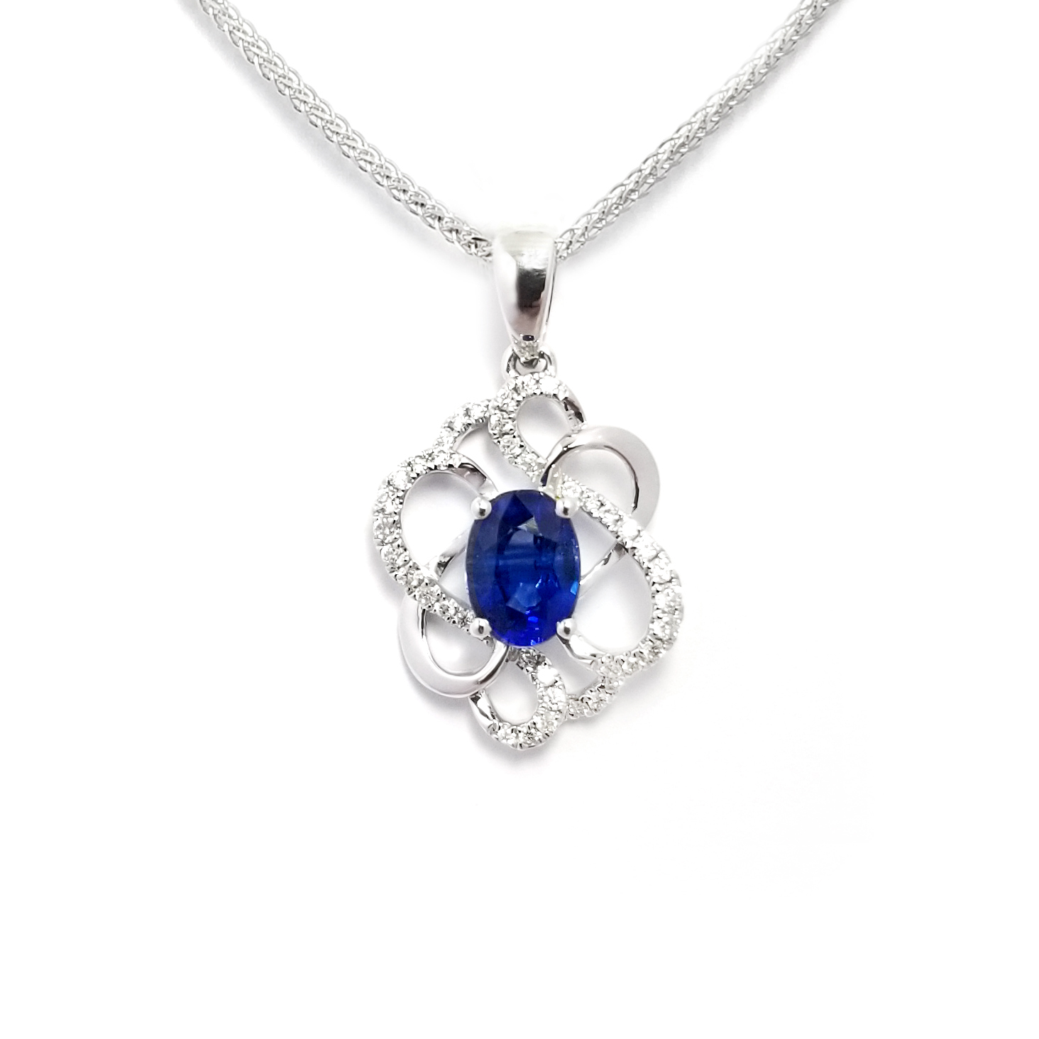 18K白金天然鑽石及橢圓形藍寶石吊墜