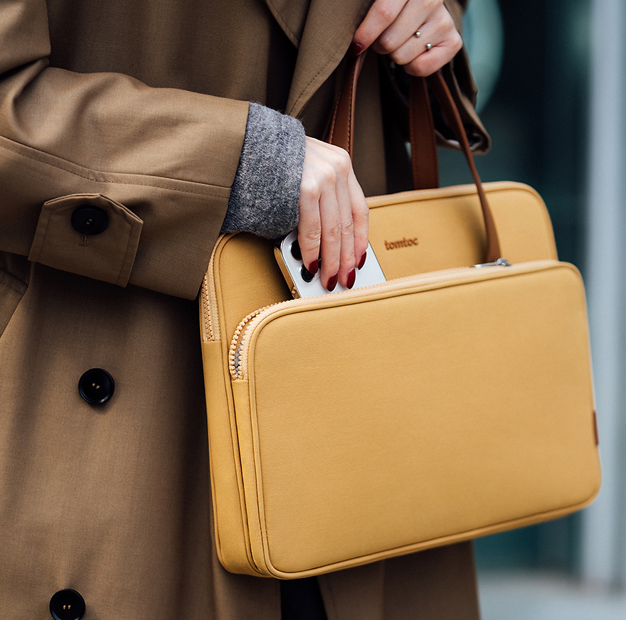 Tomtoc 時尚日記 電腦包（芥黃） - 福利品