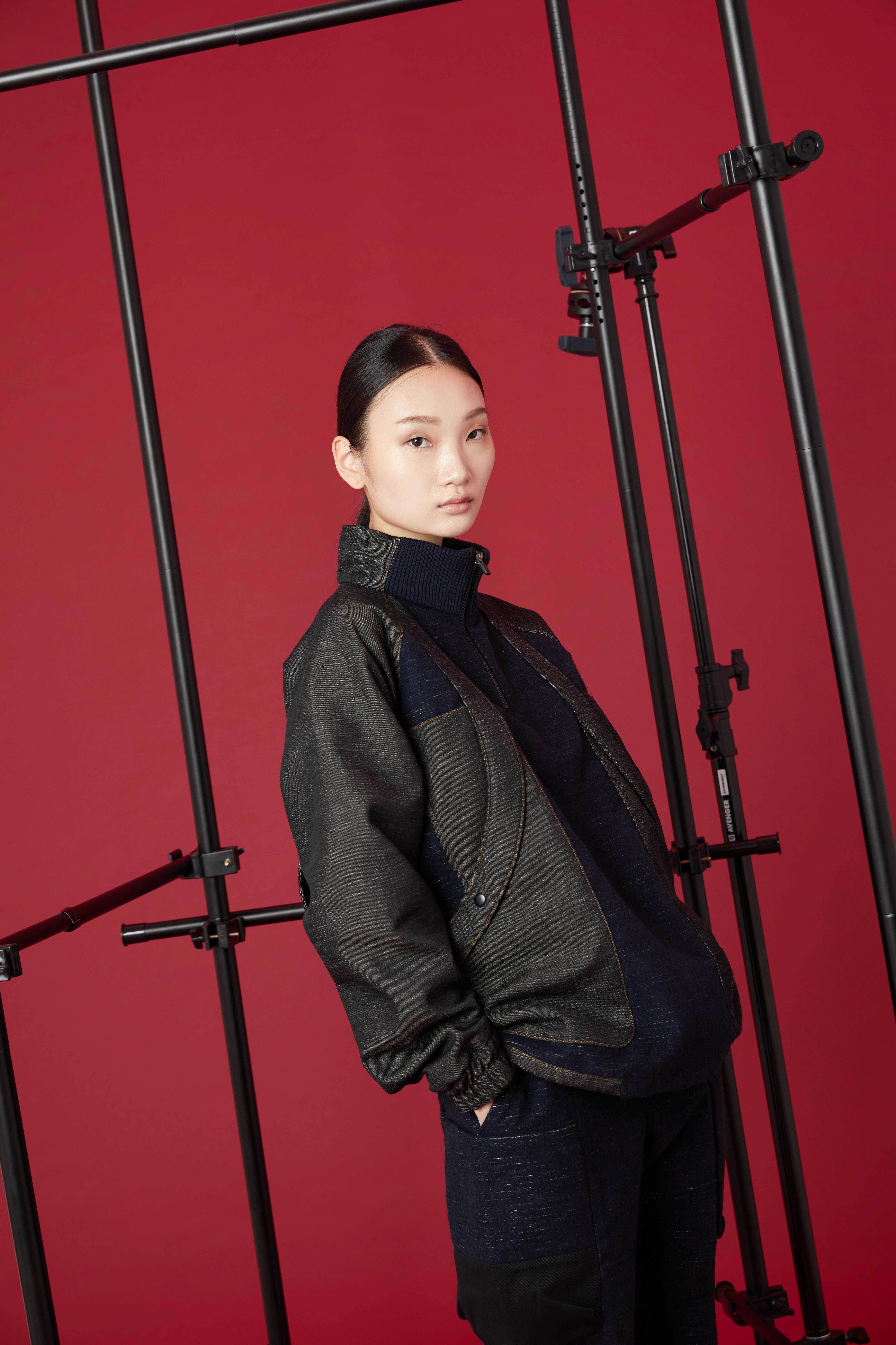 高領平行線條上衣 - 鐵綠