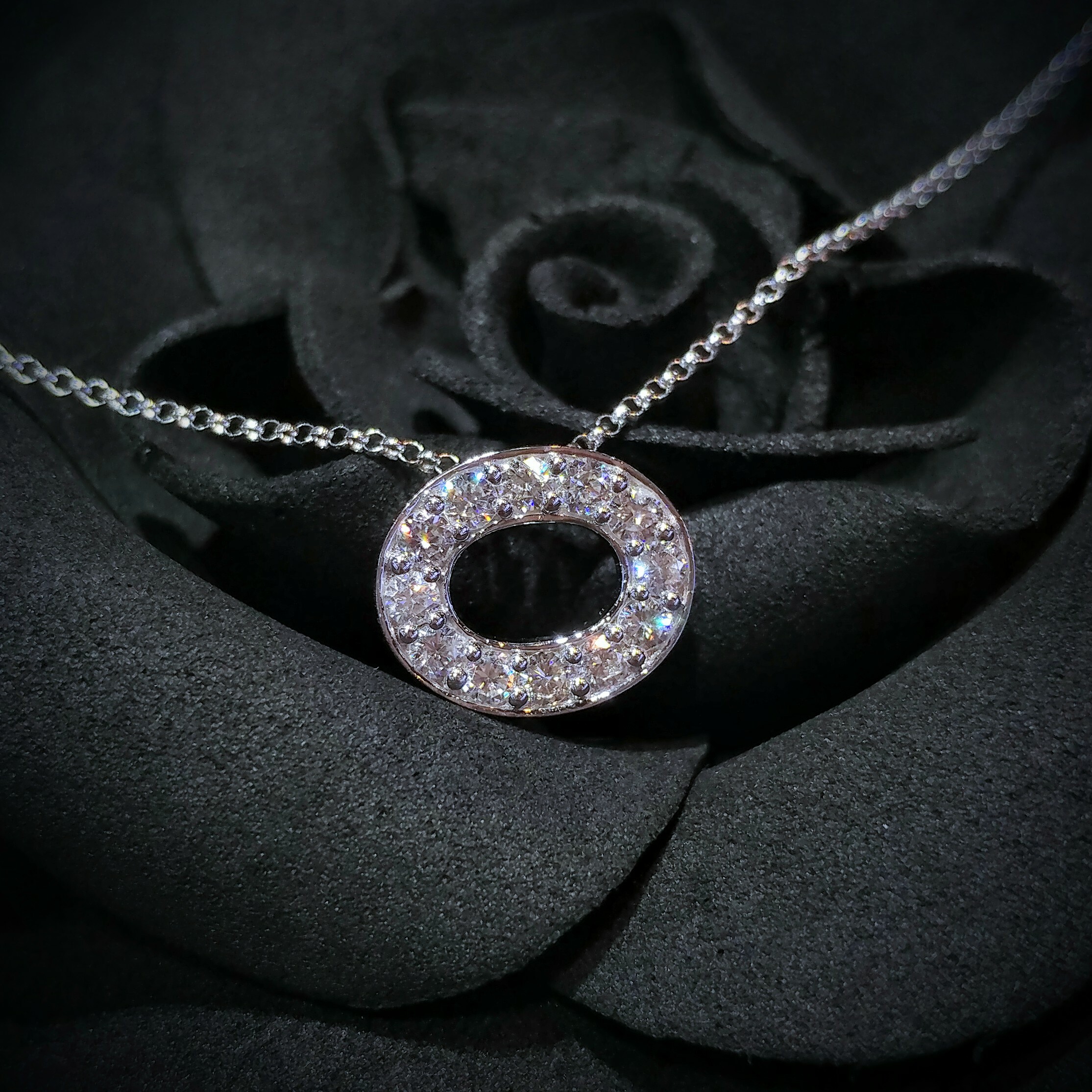 全新18K白金57份鑽石吊墜