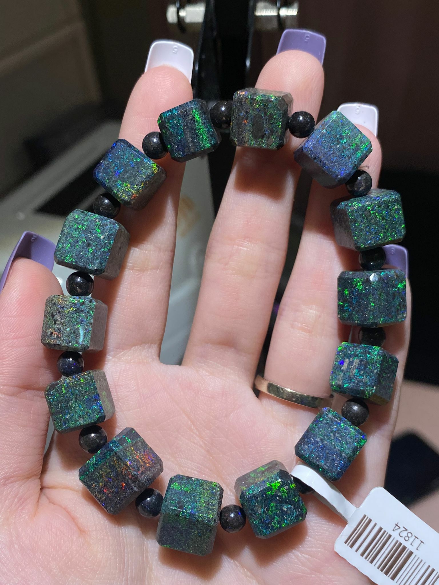 10+mm 彩澳寶方粒手串