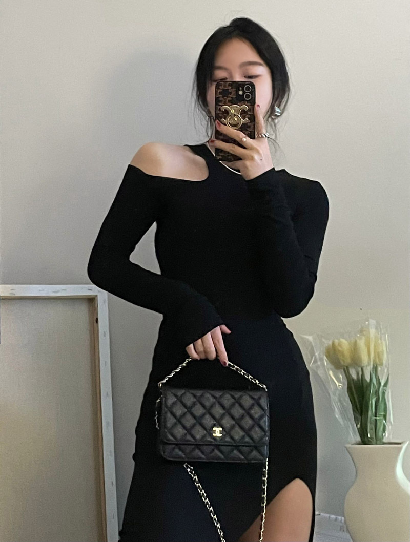 不對稱露肩 棉質彈性洋裝