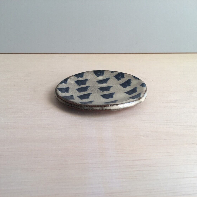 KOBIKI Mino-yaki Small Serving Plate Snow Pattern