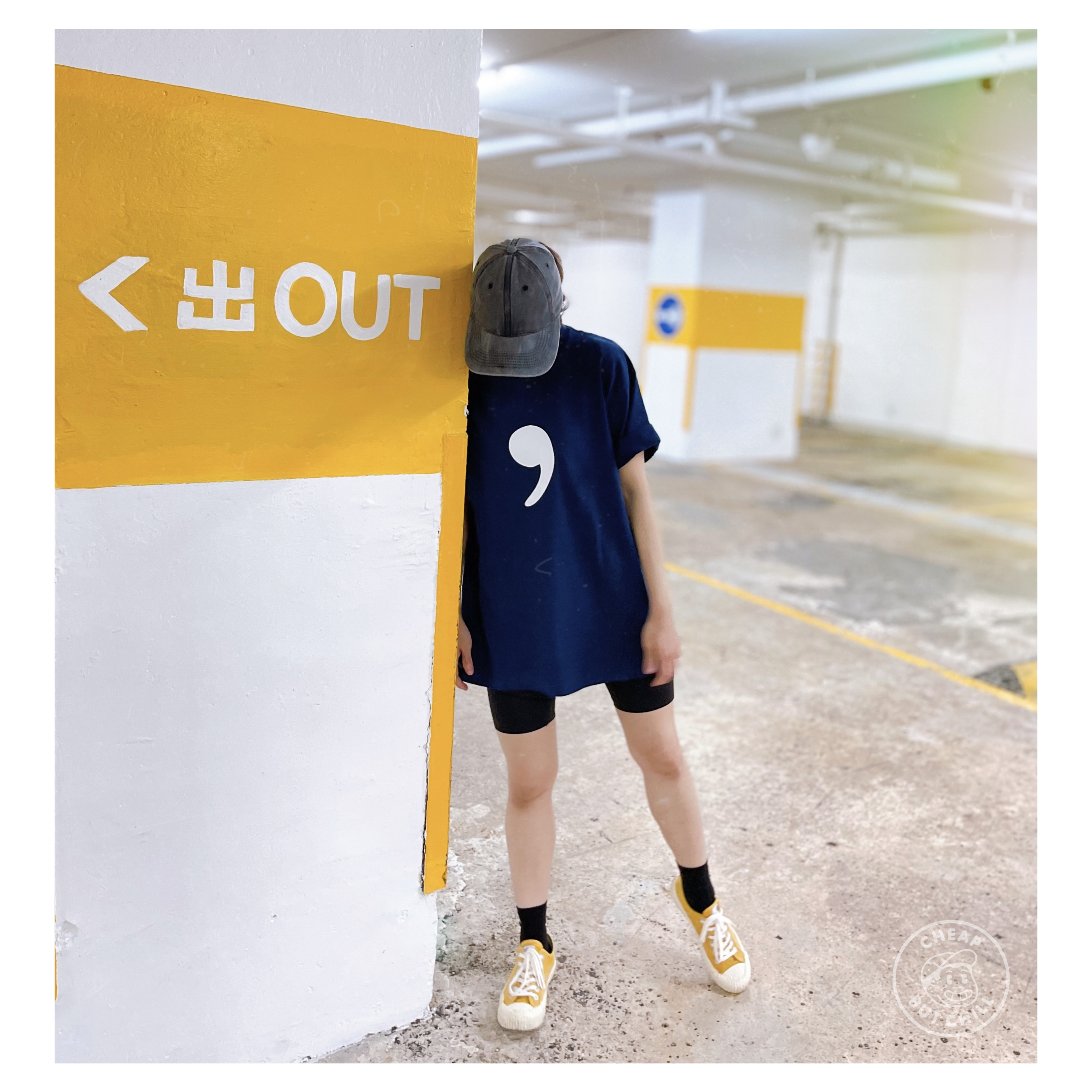 SOLD OUT ❞ Comma but Chill Tee - 深藍色