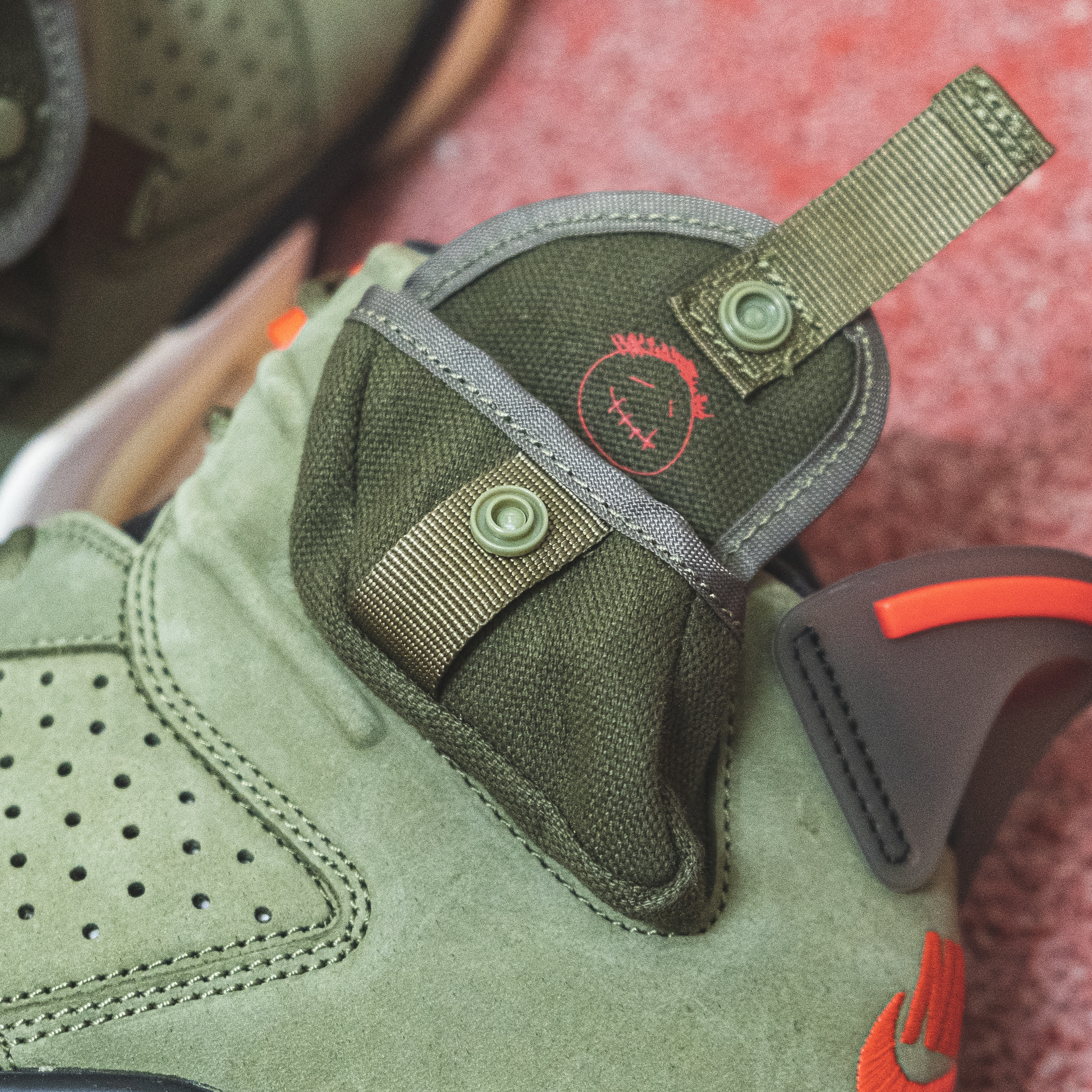 [現貨] Travis Scott x Air Jordan Retro 6 Olive CN1084-200