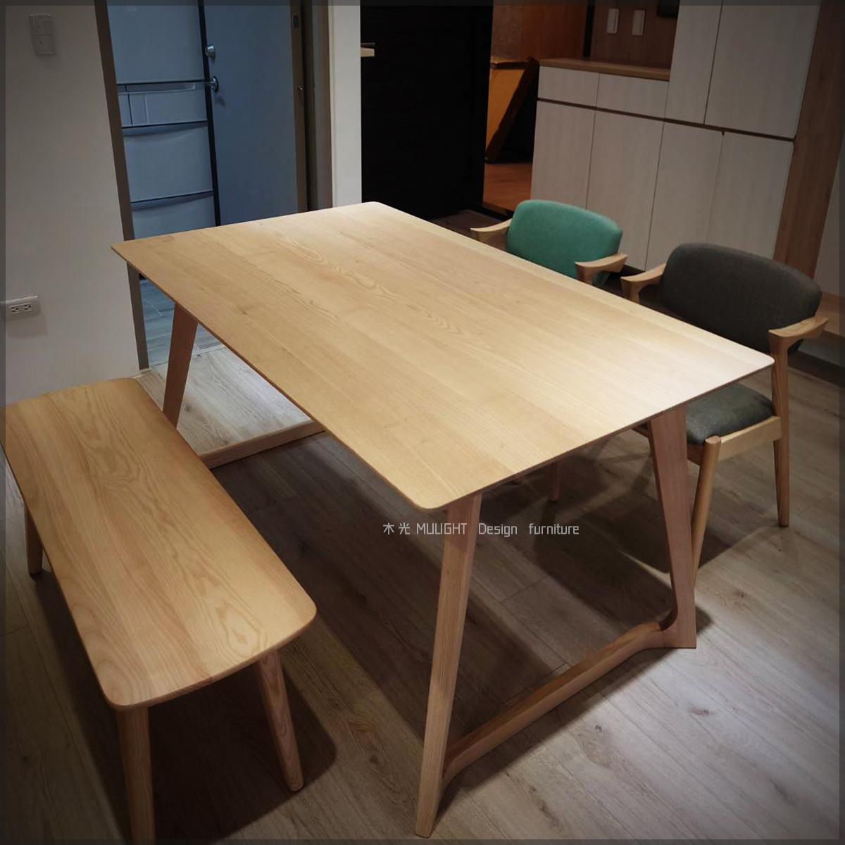 Betty北歐刷白梣木實木餐桌