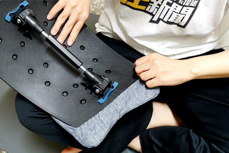 耶加推薦倍麗森瑜珈墊+專利拉背器，下班15分鐘徹底放鬆