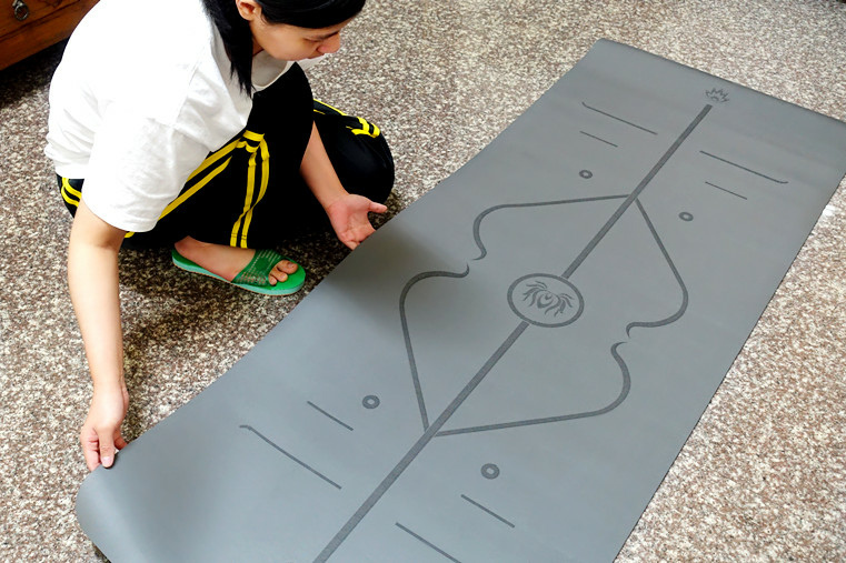 耶加推薦倍麗森瑜珈墊+專利拉背器，下班15分鐘徹底放鬆