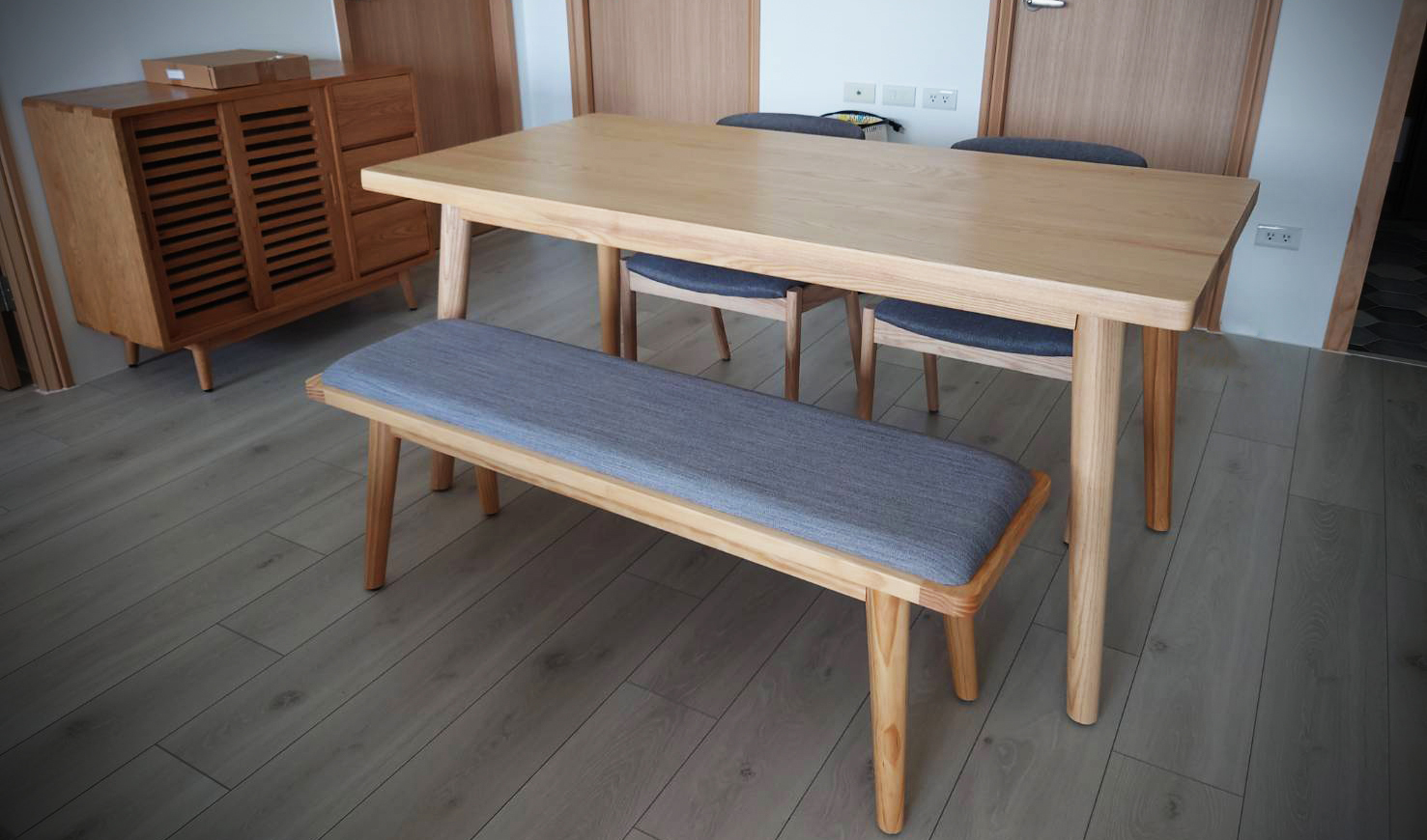 Finn北歐梣木全實木餐桌|可訂製