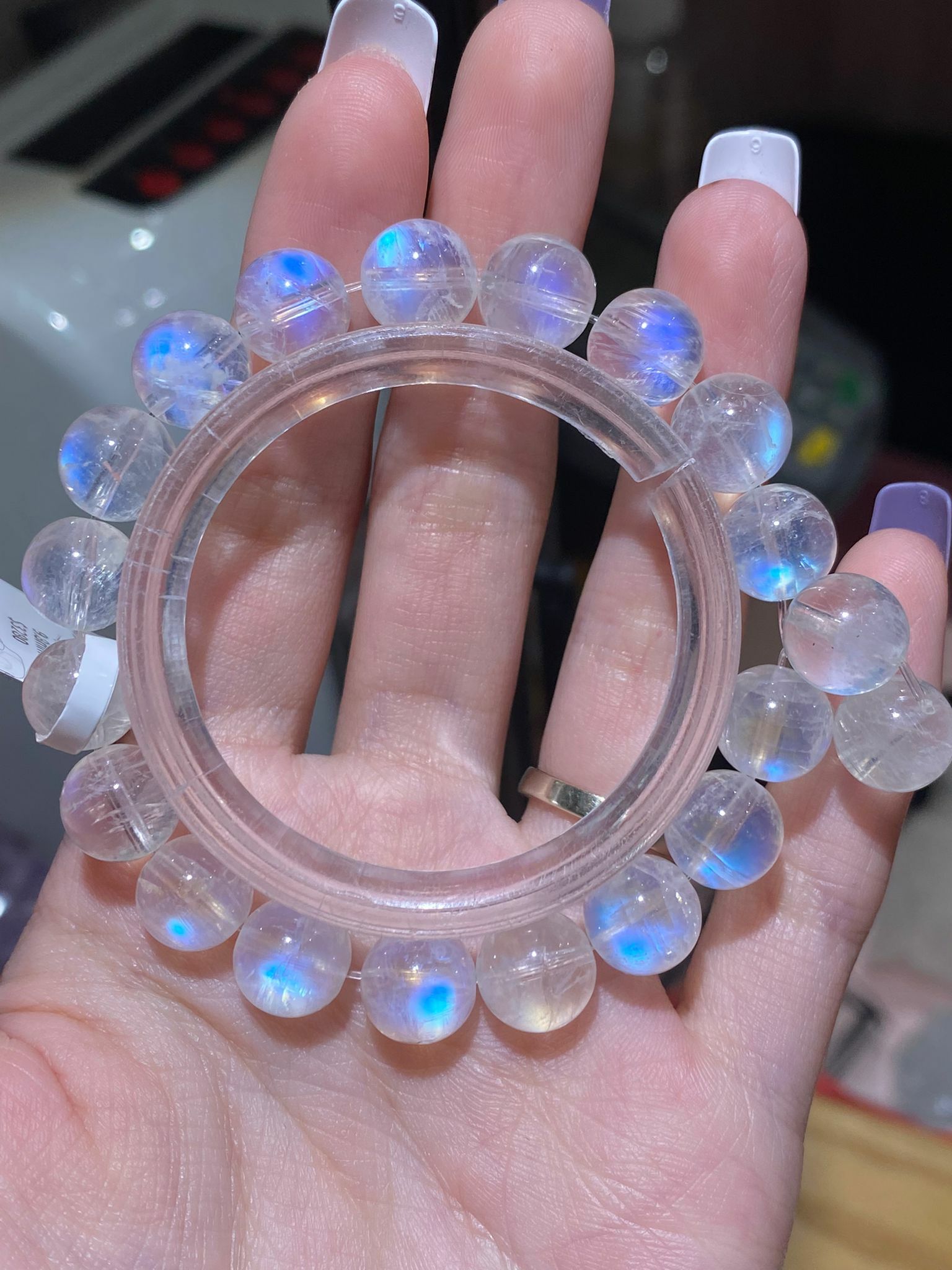 9.8mm 高質藍光玻璃體月亮石