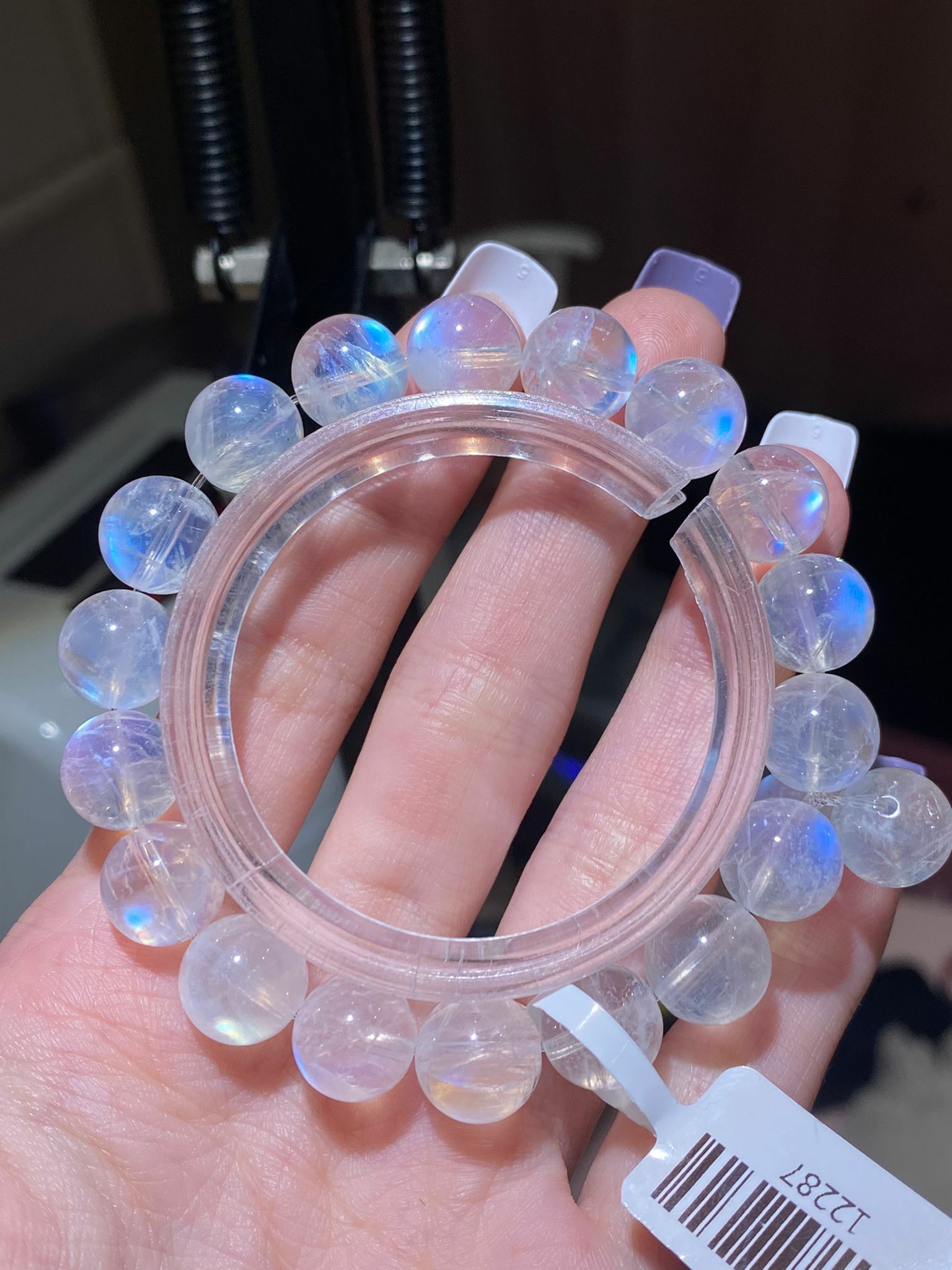 10-10.3mm 高質藍光玻璃體月亮石