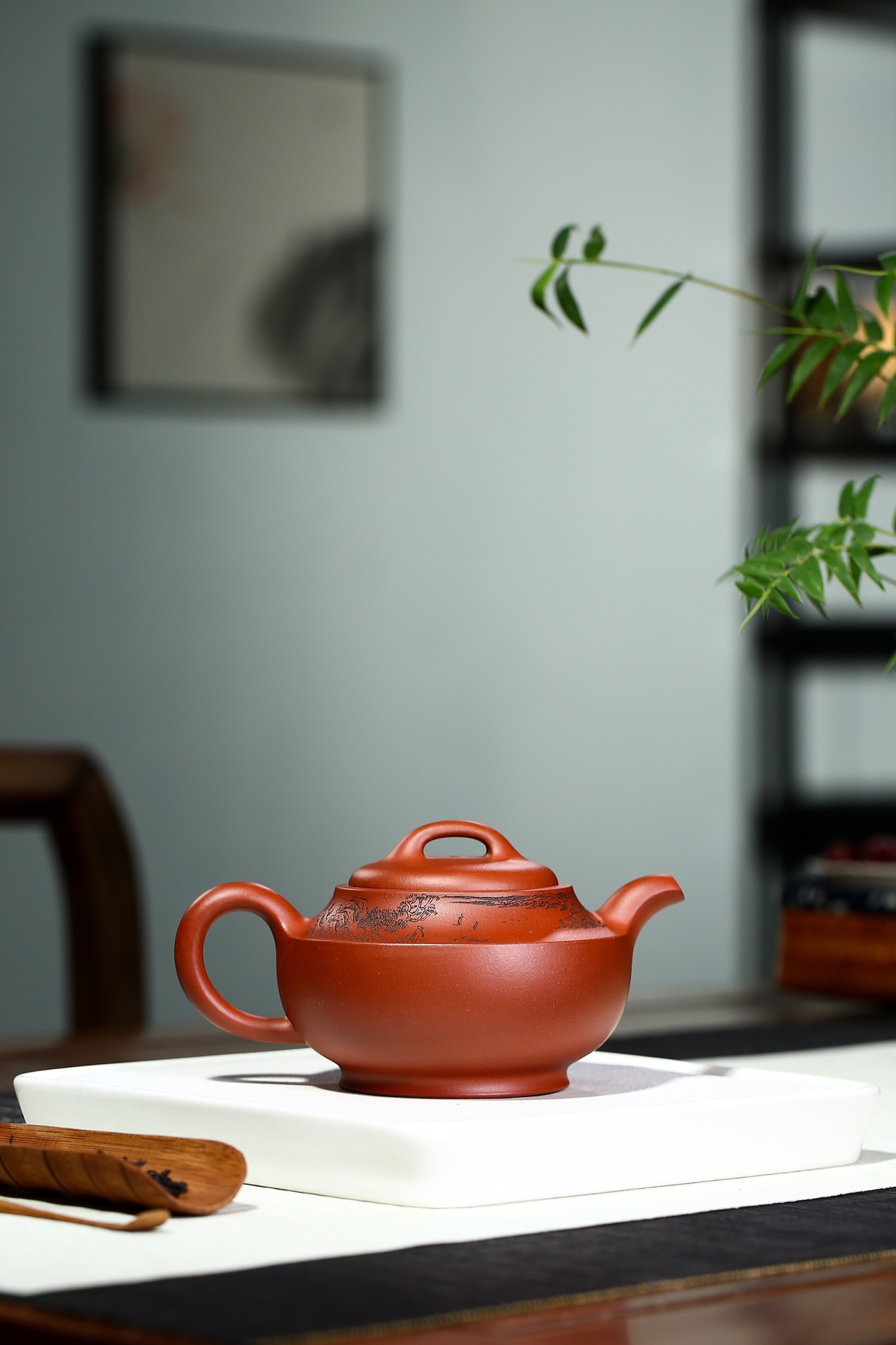 【盛世花開】--典雅而不失莊重，精簡流暢的線條，配以飽滿的色澤，溫潤而又玲瓏