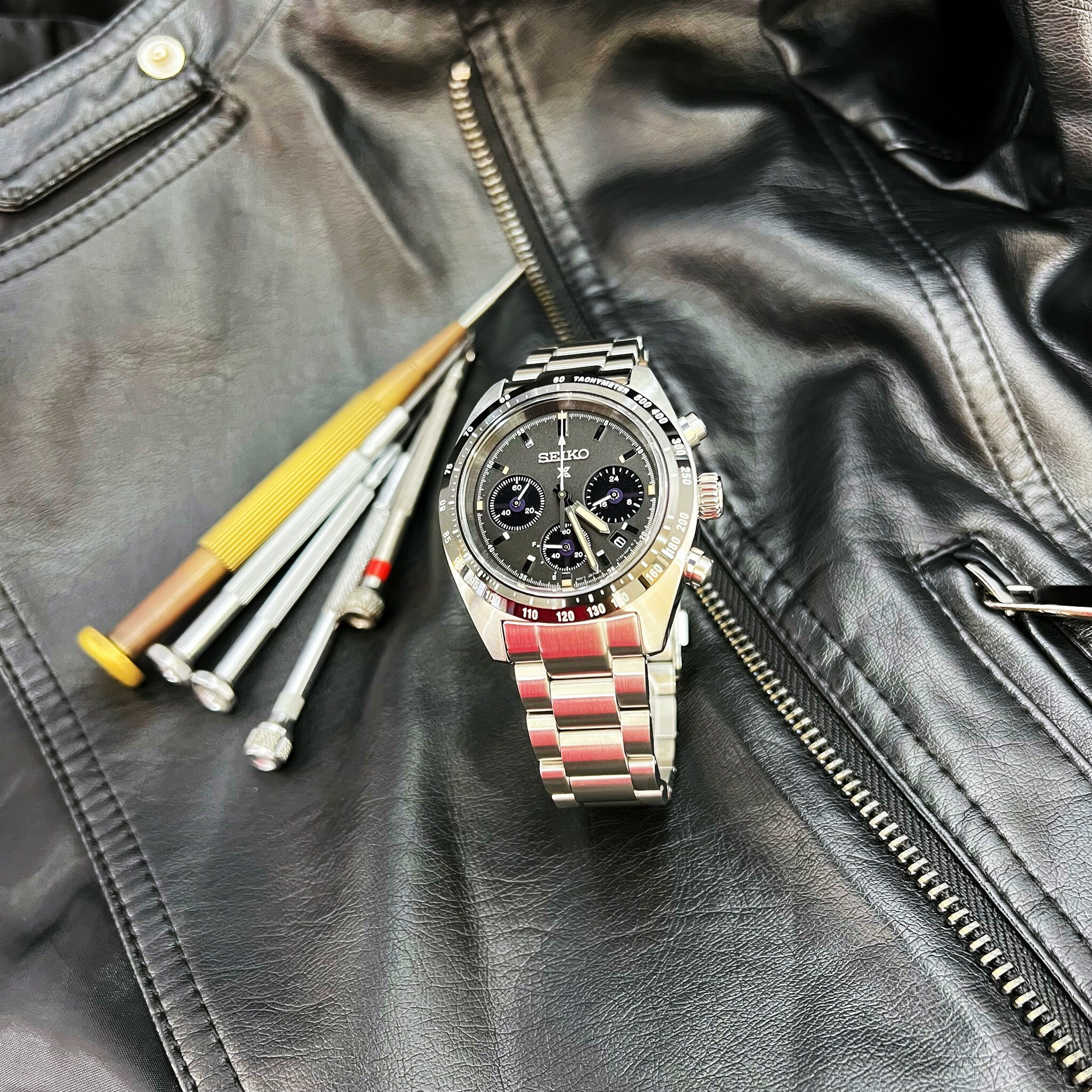 【SEIKO 精工】Prospex系列 SPEEDTIMER 太陽能三眼計時黑面熊貓錶 V192-0AF0D  39mm 現代鐘錶