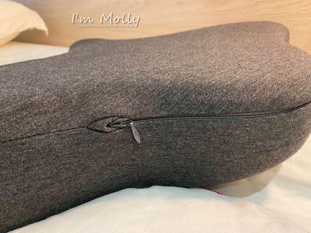 I'm拉奇始大推薦優扶磁石護頸枕，讓仰睡更舒服