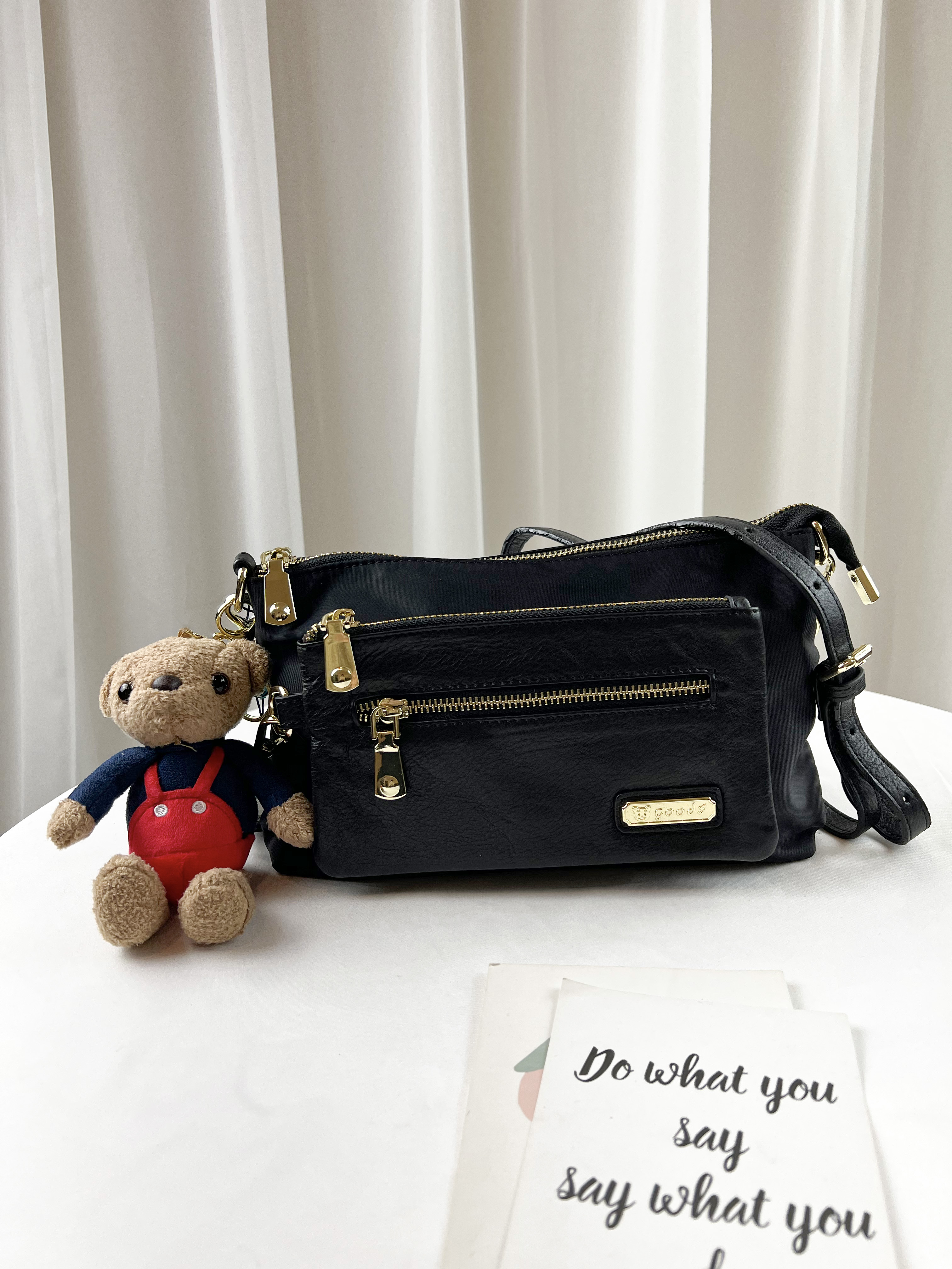 GOODS 經典黑 尼龍拼接真皮側背包    #2576