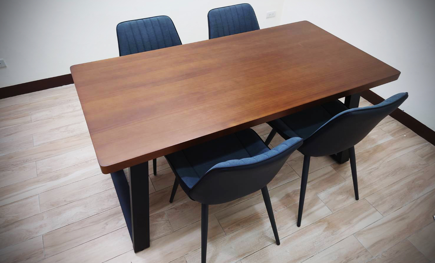 LOFT鐵製斜腳實木餐桌(可訂製)