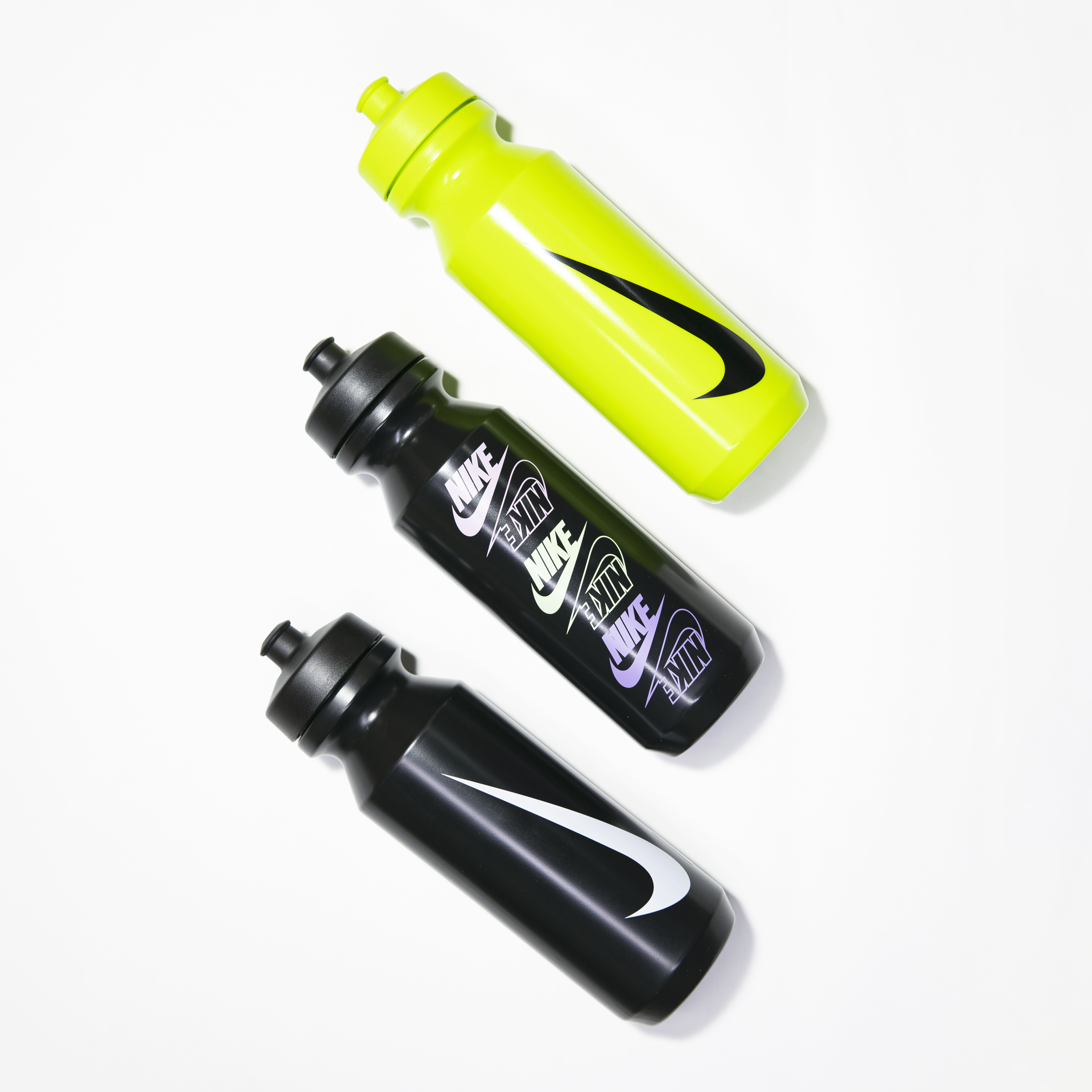 NIKE BIG MOUTH SWOOSH LOGO WATER BOTTLE 2.0 大嘴巴 大勾 運動水壺 32OZ(946ML) -AC4419 黑底白勾091 檸檬黃306 AC4420 黑底彩色LOGO 929