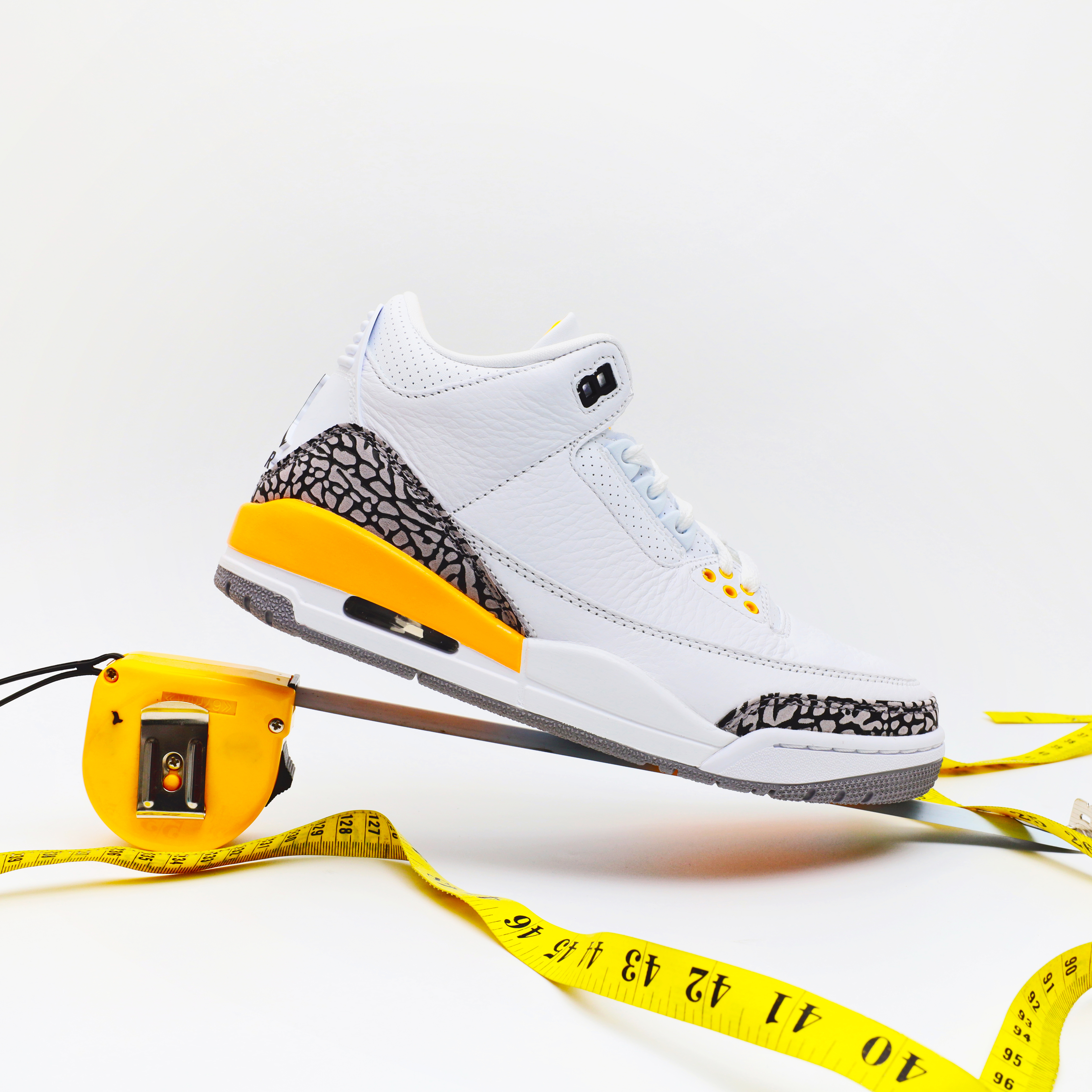 WMNS AIR JORDAN 3 RETRO 