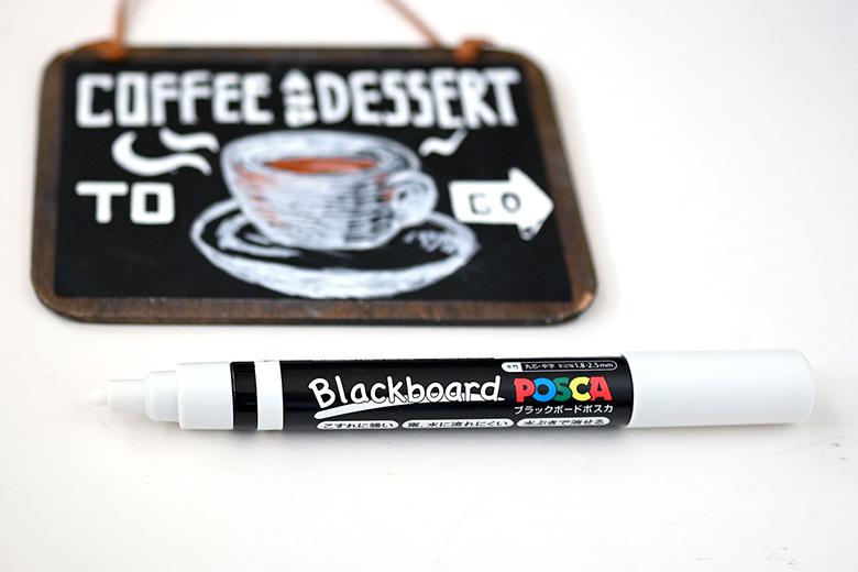 吊掛式小黑板附筆：具磁性附黑板筆一支