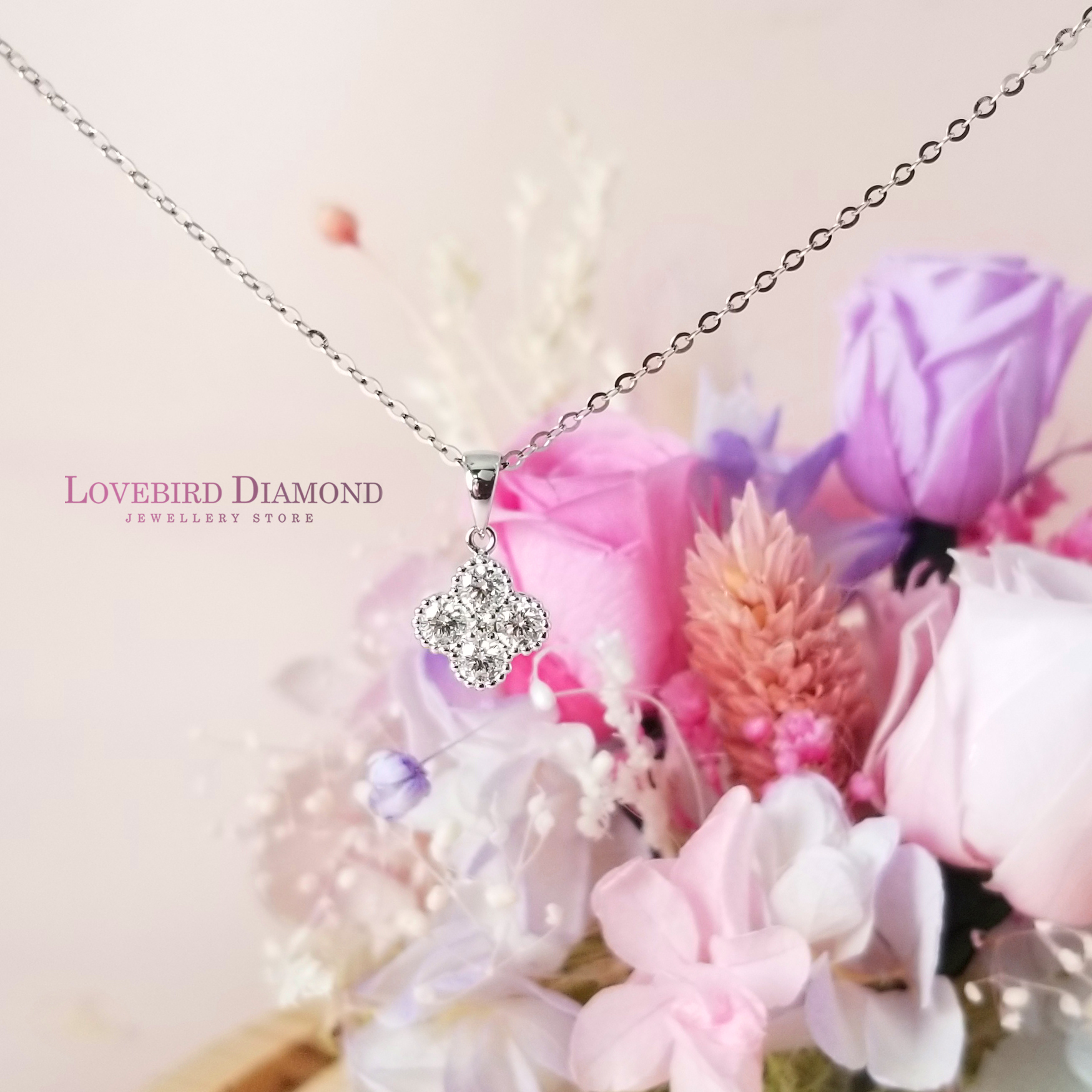 18K White Gold Natural Diamond Pendant