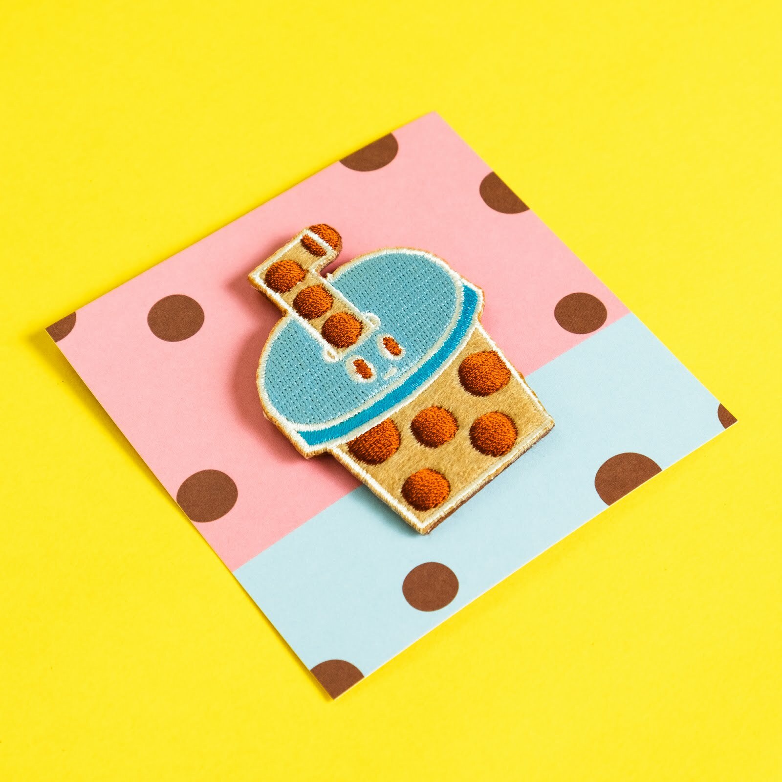 珍珠奶茶 刺繡別針｜微醺斑比