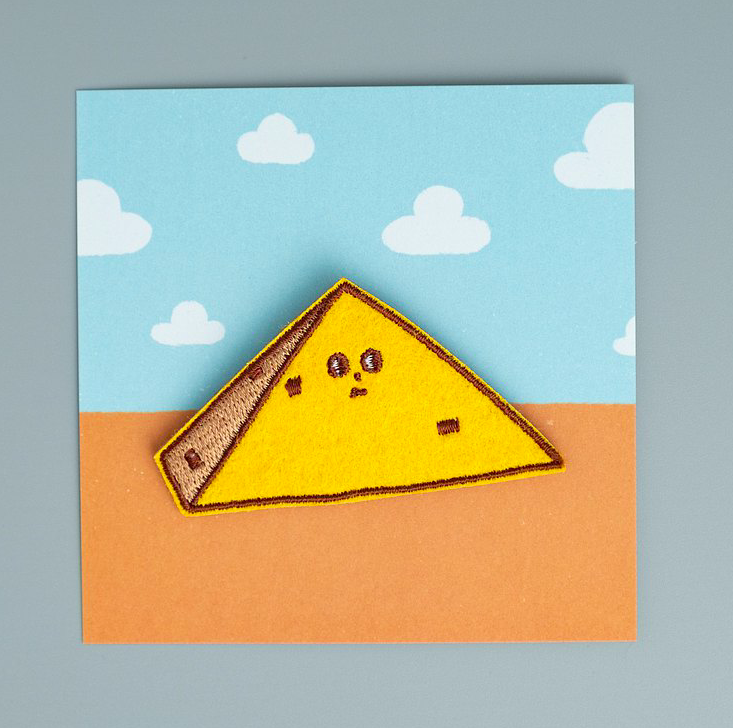 金字塔 刺繡別針｜微醺斑比