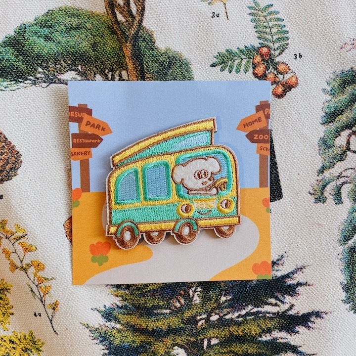 露營 刺繡別針｜微醺斑比