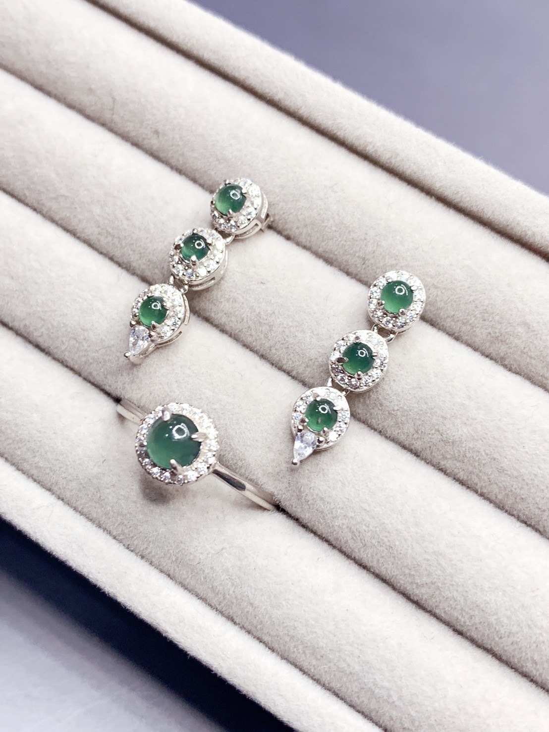 圓圈圈丨綠偏藍翡翠耳環