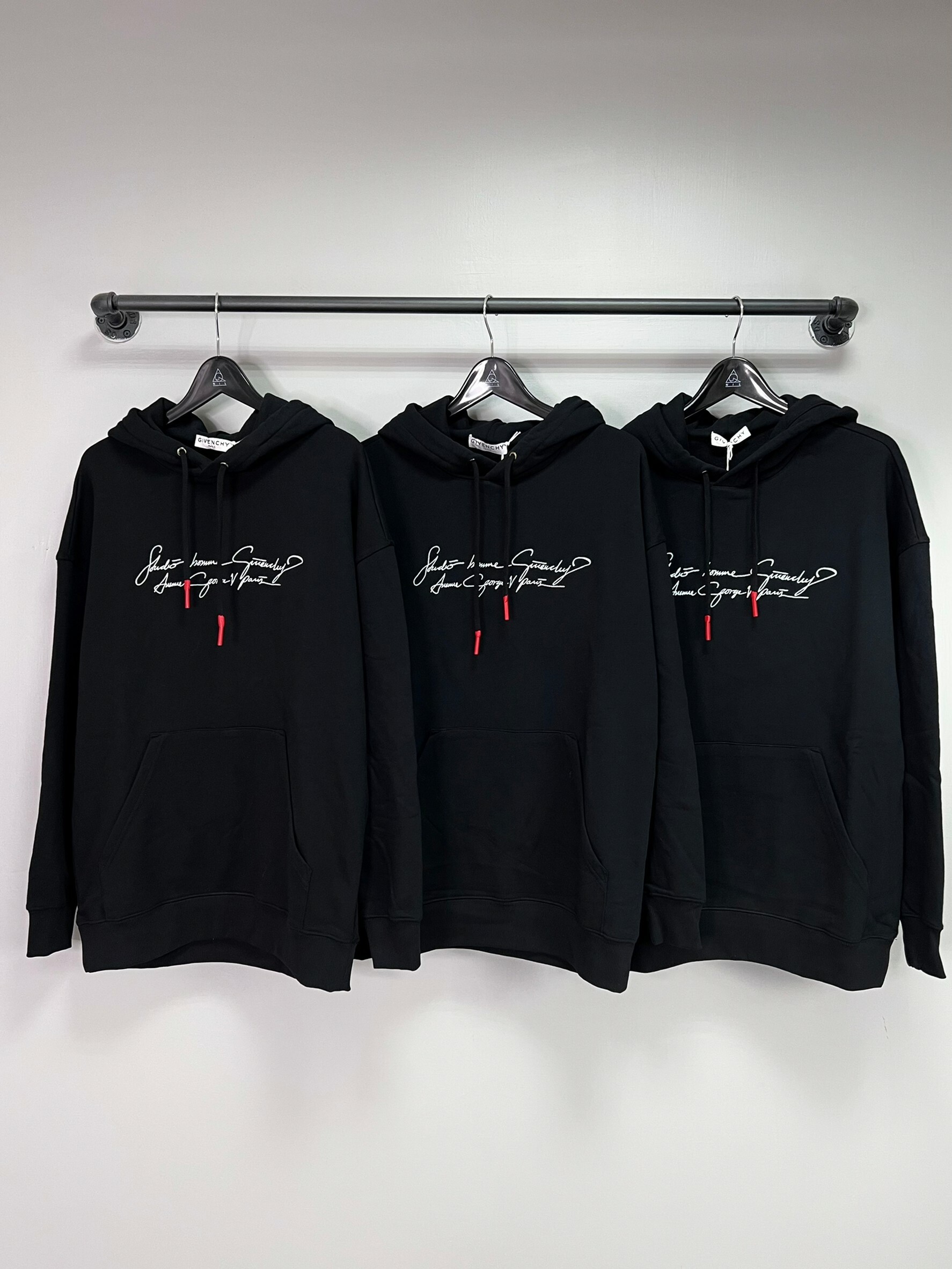 Givenchy 稀少款 草寫字體 標語帽T