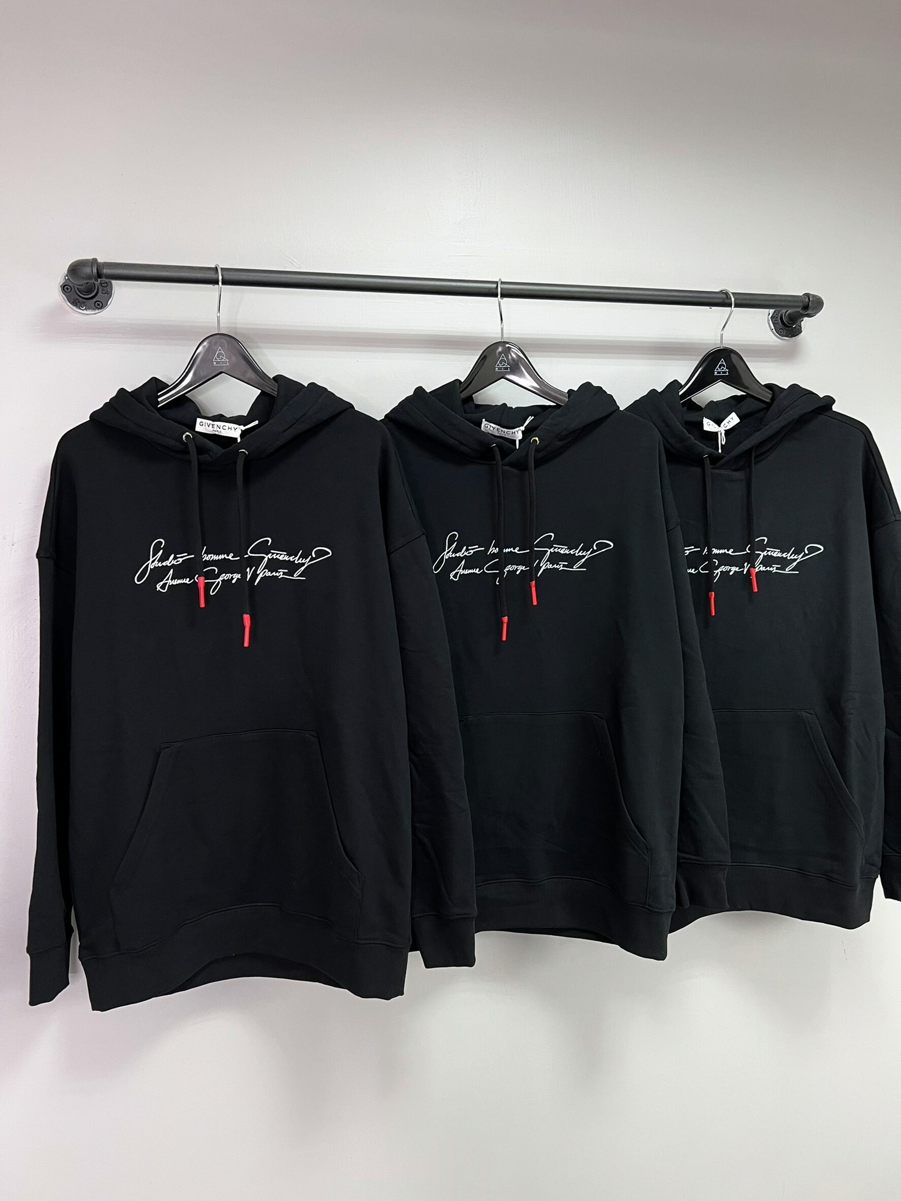 Givenchy 稀少款 草寫字體 標語帽T