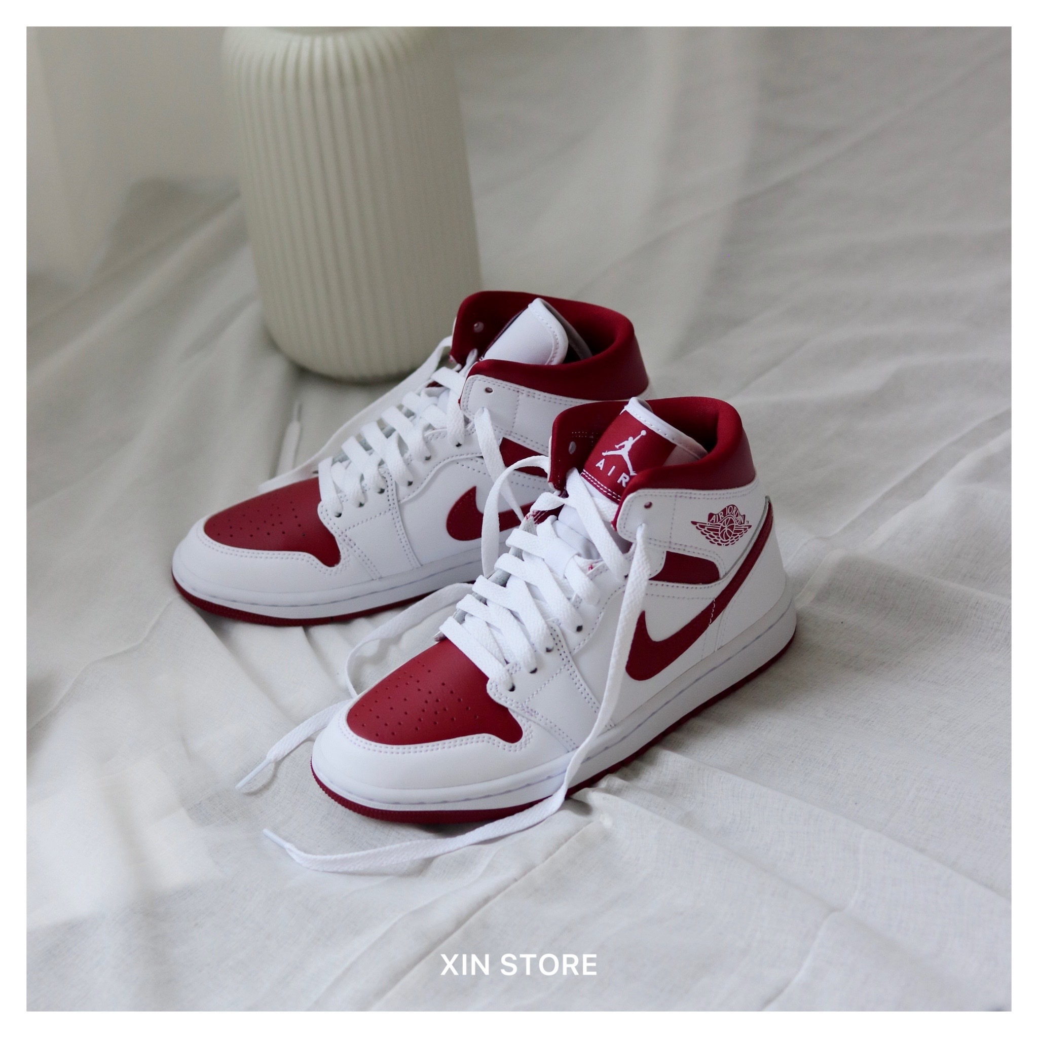 【現貨】Nike W Air Jordan 1 Mid Reverse Chicago 喬丹 高筒 白紅
