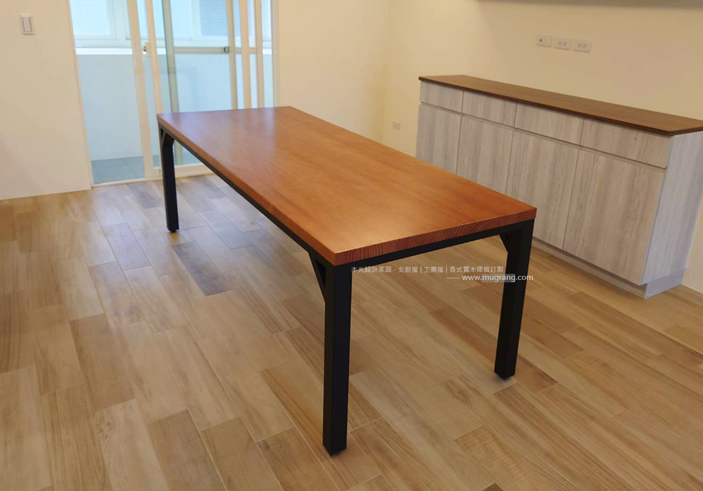 LOFT鐵製斜腳實木餐桌(可訂製)
