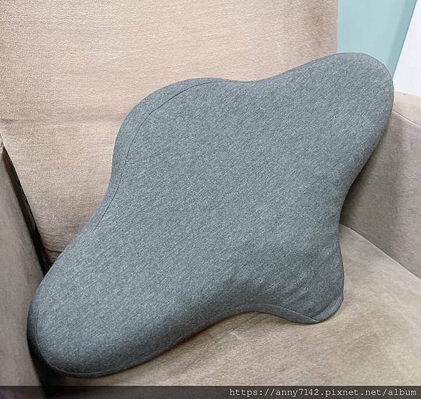 曾小花推薦Beroso倍麗森優扶磁石護頸枕，仰睡和側睡都好睡