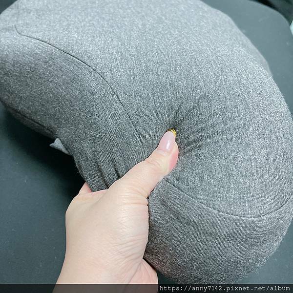 曾小花推薦Beroso倍麗森優扶磁石護頸枕，仰睡和側睡都好睡