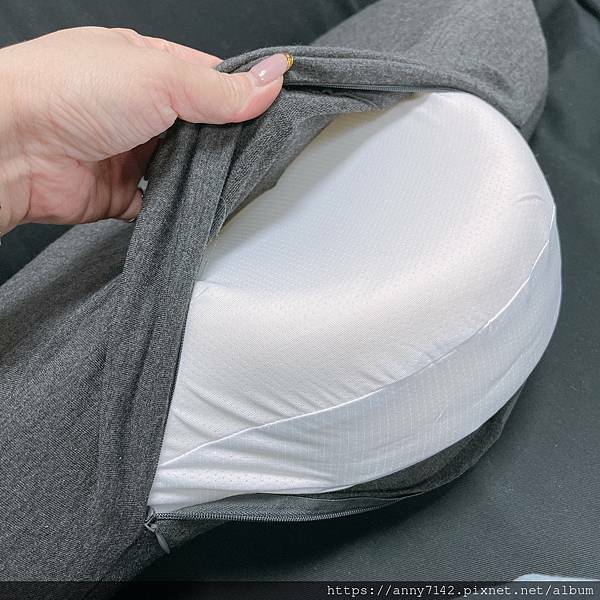 曾小花推薦Beroso倍麗森優扶磁石護頸枕，仰睡和側睡都好睡