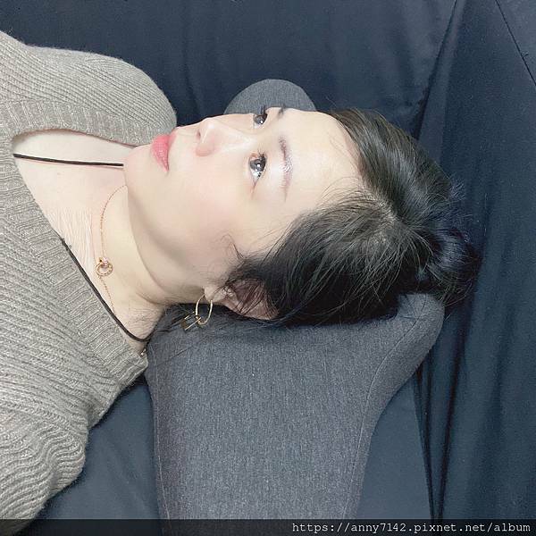 曾小花推薦Beroso倍麗森優扶磁石護頸枕，仰睡和側睡都好睡