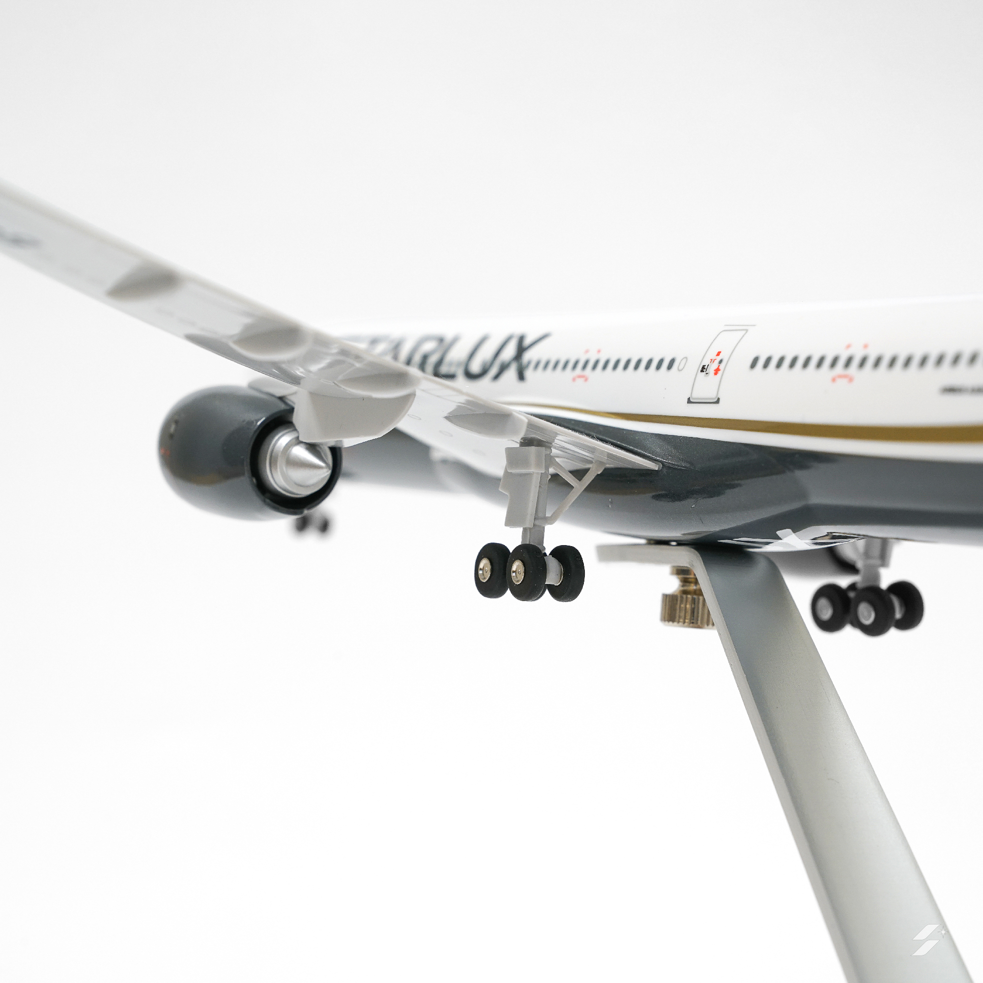 スターラックス航空 A330neo 1:200 飛行機模型 (B-58301) スターラックス航空 A330neo 1:200 飛行機模型 (B-58301)