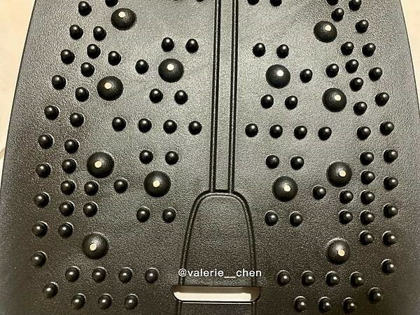 Valerie 鴨推薦旋轉式拉背器加瑜珈墊，舒緩身體不緊繃