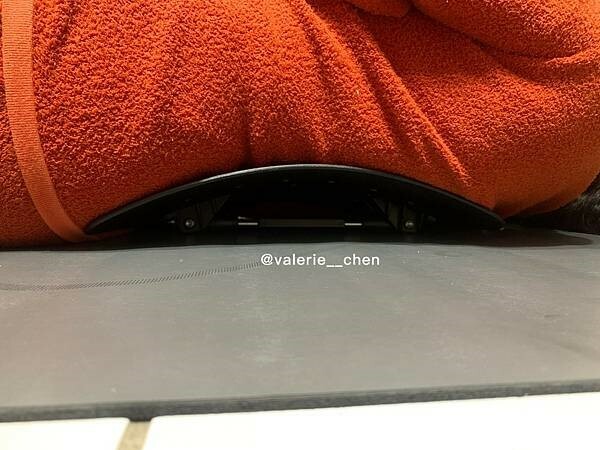 Valerie 鴨推薦旋轉式拉背器加瑜珈墊，舒緩身體不緊繃