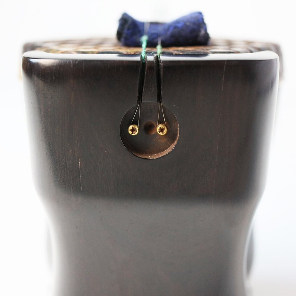 萬其興黑檀嵌銀絲簽名專業二胡| 眺樂中樂樂器專門店